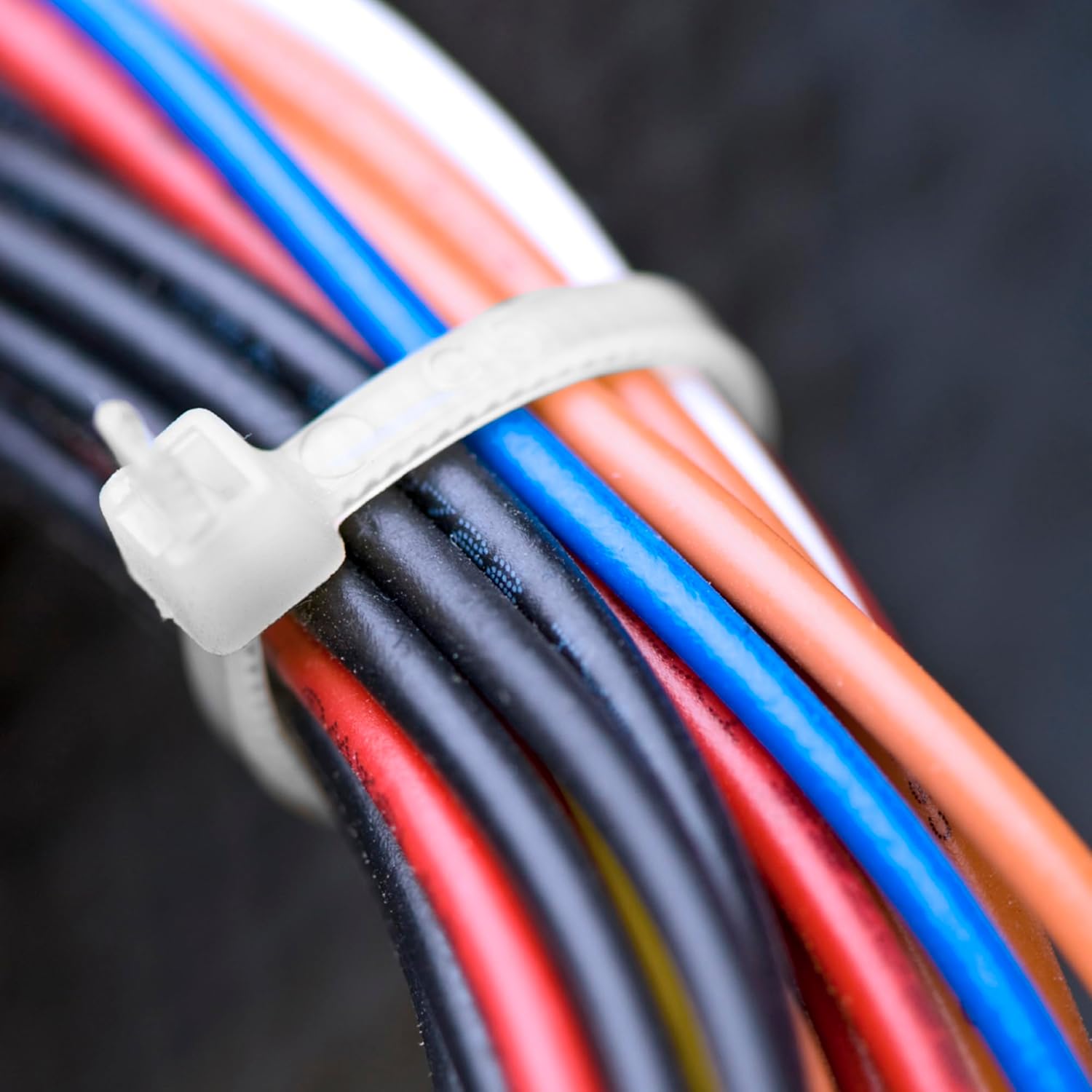 Dekton 100PC Cable Tie Set - 4.8MM X 200MM White | Heavy Duty Industrial Strength | High Temperature Resistant | Self-Locking Teeth | Ideal for Cables, Piping, Gardening & Wires | Indoor & Outdoor Use
