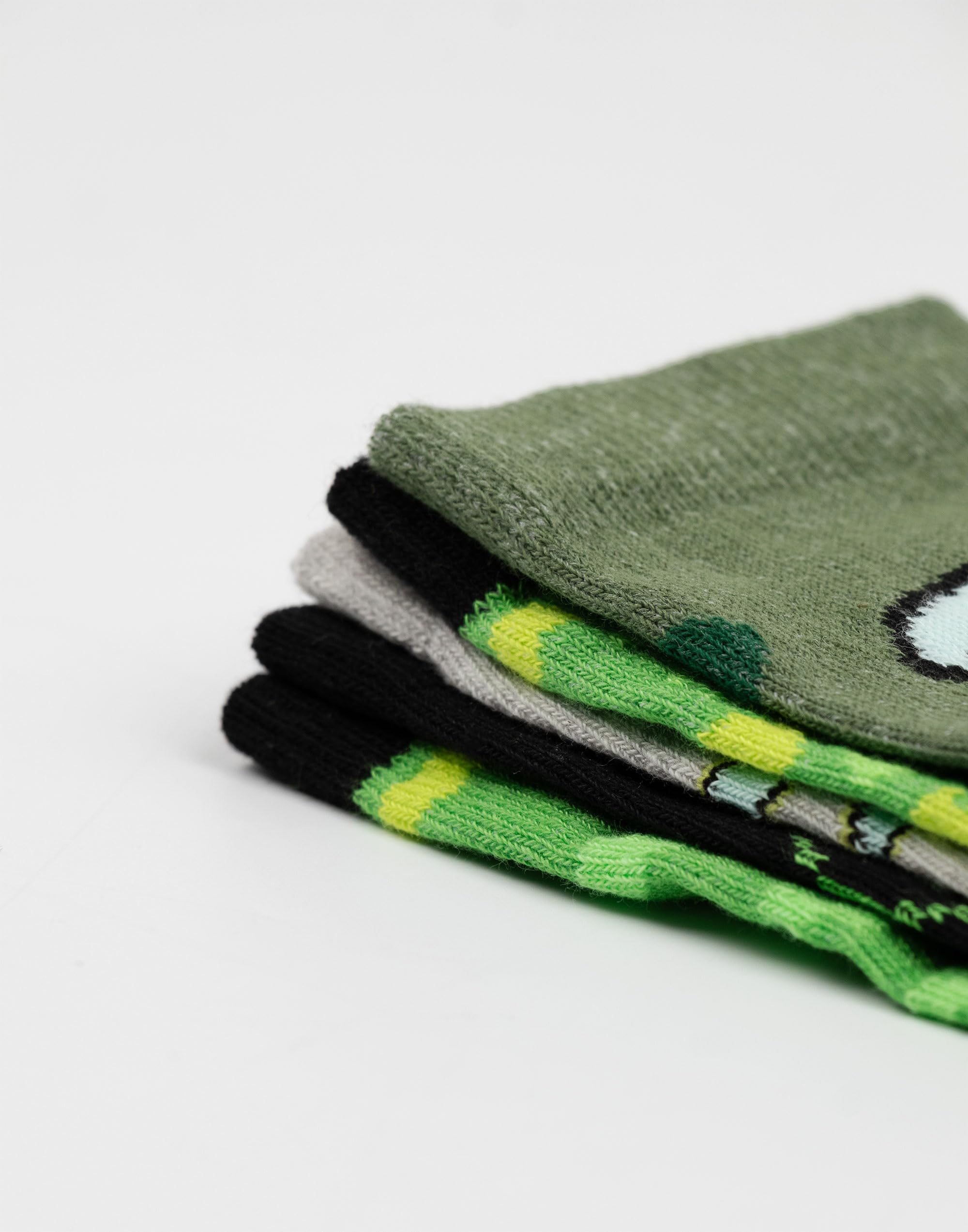 RICK AND MORTY Calzini verdi da uomo, set da 5 | Divertenti fantasie con i personaggi di Rick & Morty | Abbigliamento quotidiano | Calzini comodi per i fan | Merchandise R&M