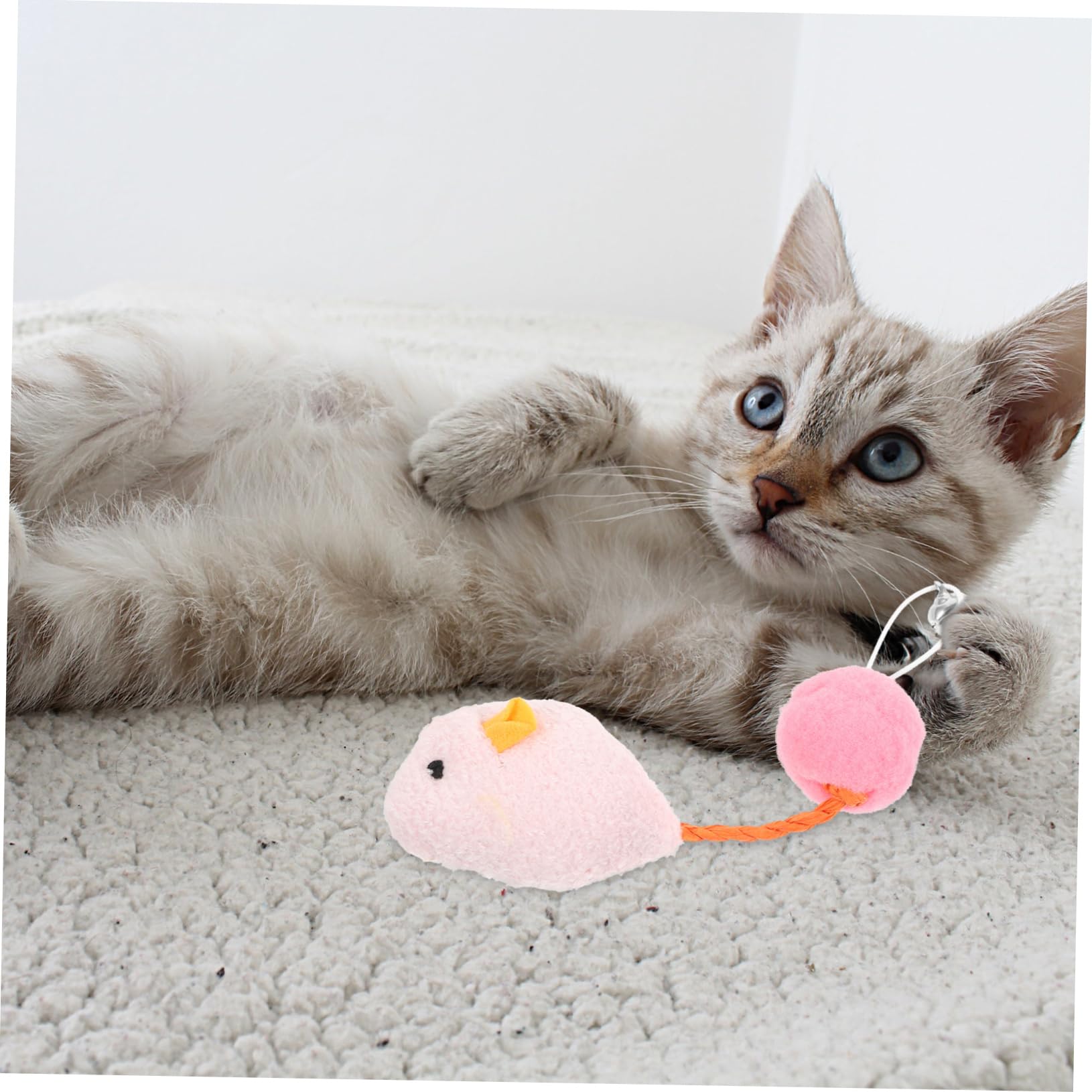 FRCOLOR Lot de 6 Jouets Souris en Peluche pour Chaton et Chat, avec Clochette, Jouets Solides Résistants aux Morsures pour Divertir et Soulager L'ennui Quotidien