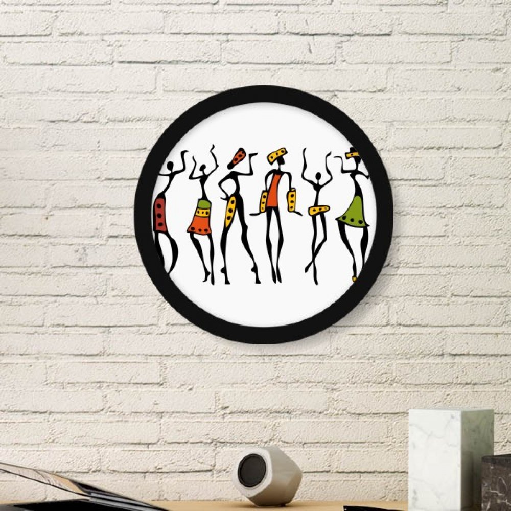 Cadre photo noir avec image de totems et danse primitive d'Afrique pour sticker mural