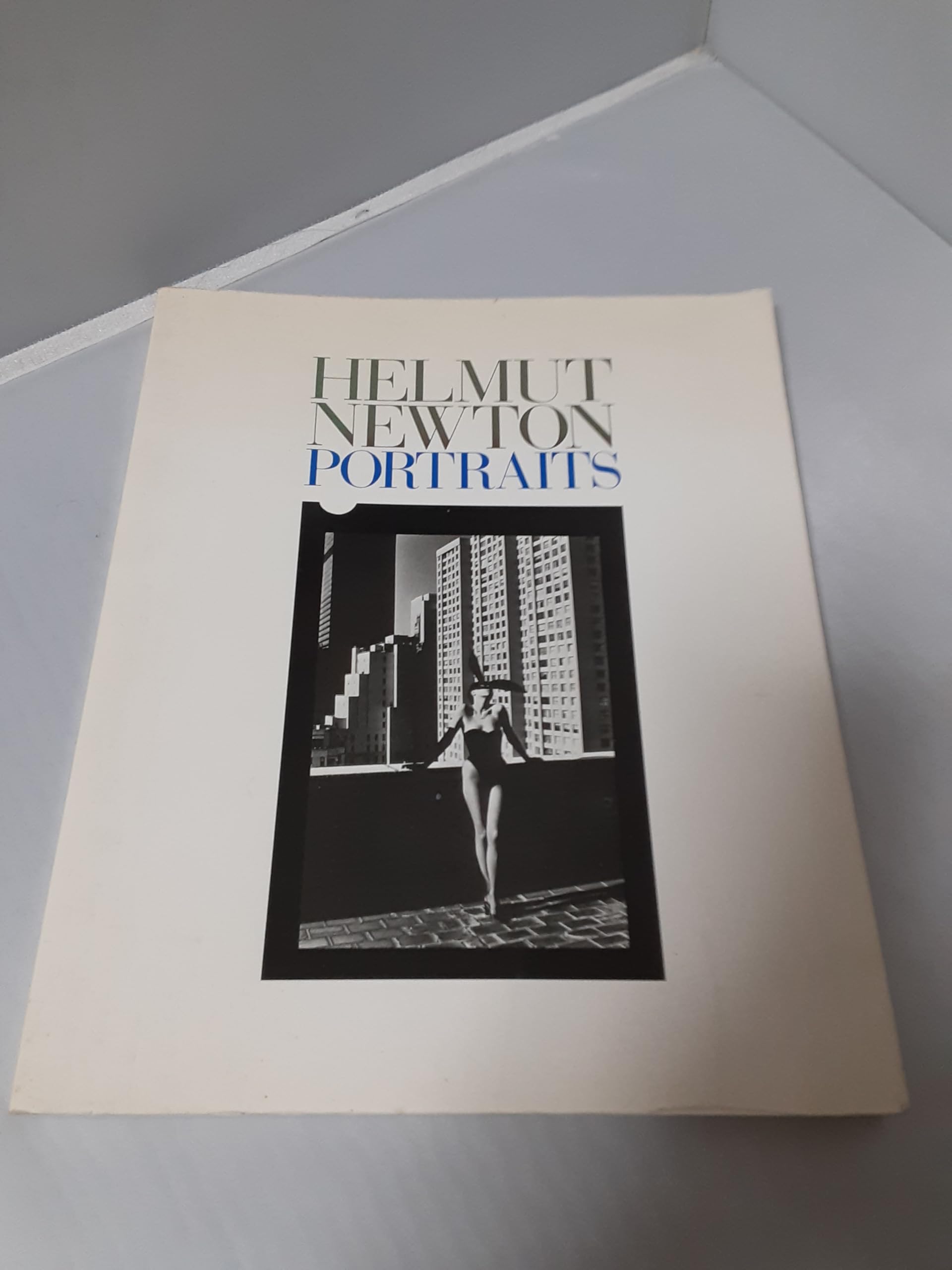 Amazon | 写真展 ヘルムート・ニュートン／ポートレート 1989年東京都