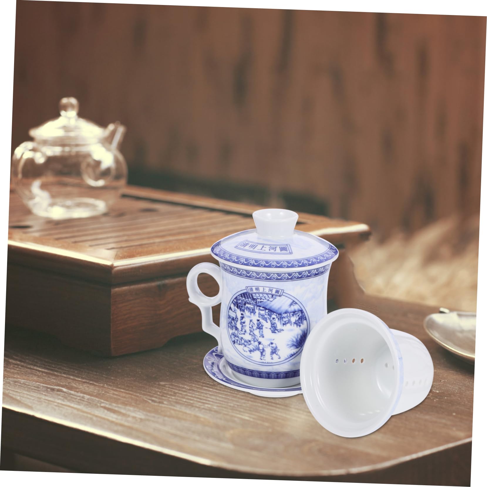 Mobestech Traditionelle Chinesische Teetasse mit Sieb und Deckel Keramikbecher mit Untertasse Chinesisches Teegeschirr mit Klassischem Muster Staubgeschützt für Haushaltsgebrauch und