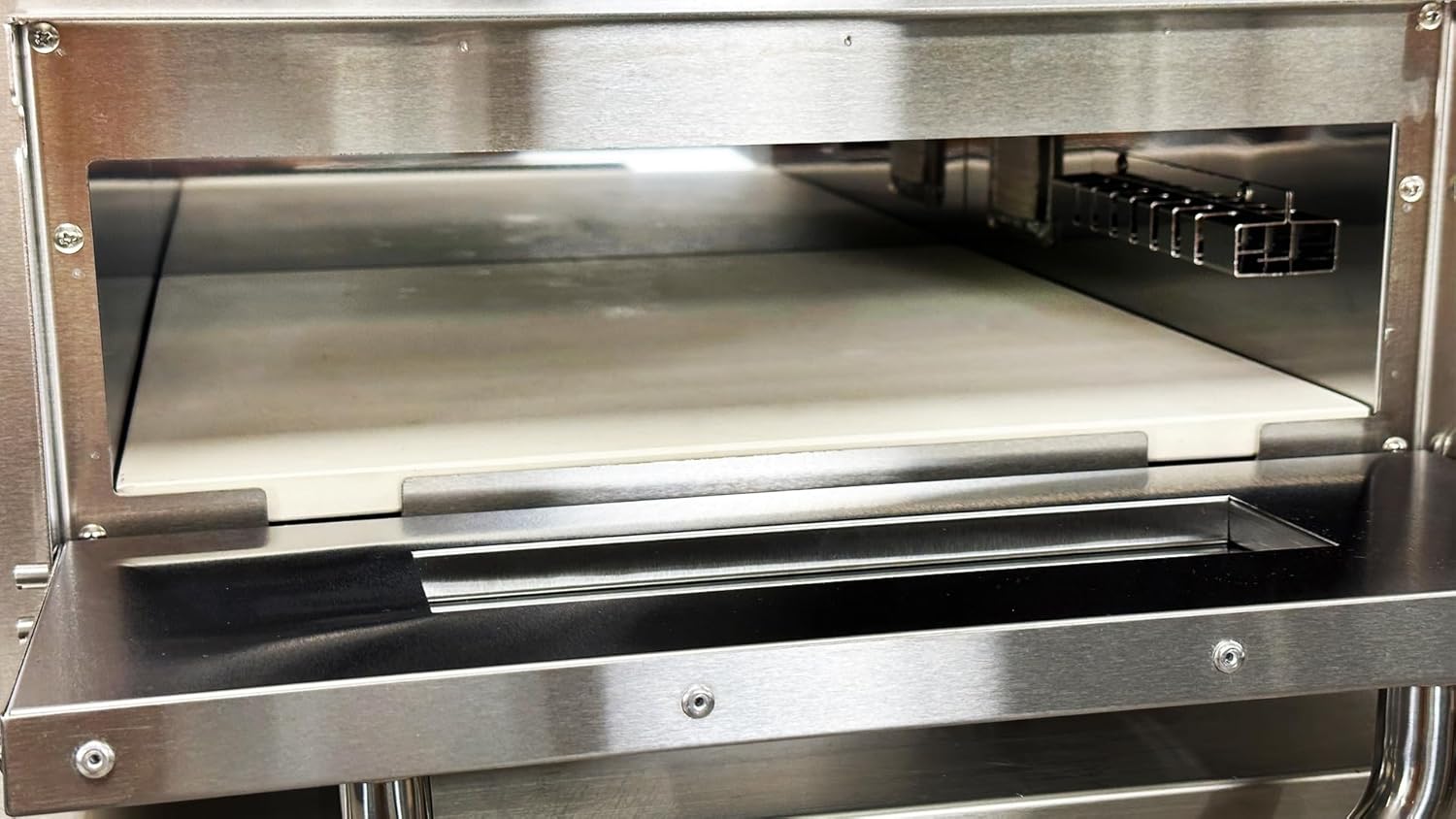 Commercial Single Zone Pizza Oven, 16-Inch, 1700W, Stainless Steel with Double Glass Door, 150-750°F Temperature Range ETL FP-16A