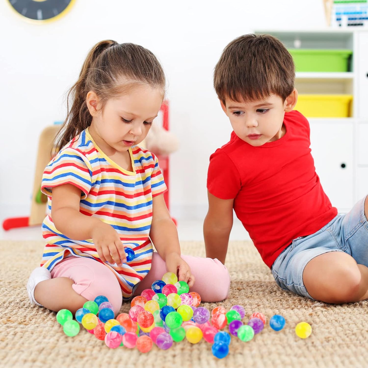 Sumind 100 Pcs Kids Small Bouncy Balls in Bulk Rubber High Bouncing Balls for Baby Toddler Birthday Party Favors Gift Game Prizes Vending Machines Fillers Outdoor Activities (1.18 Inch)