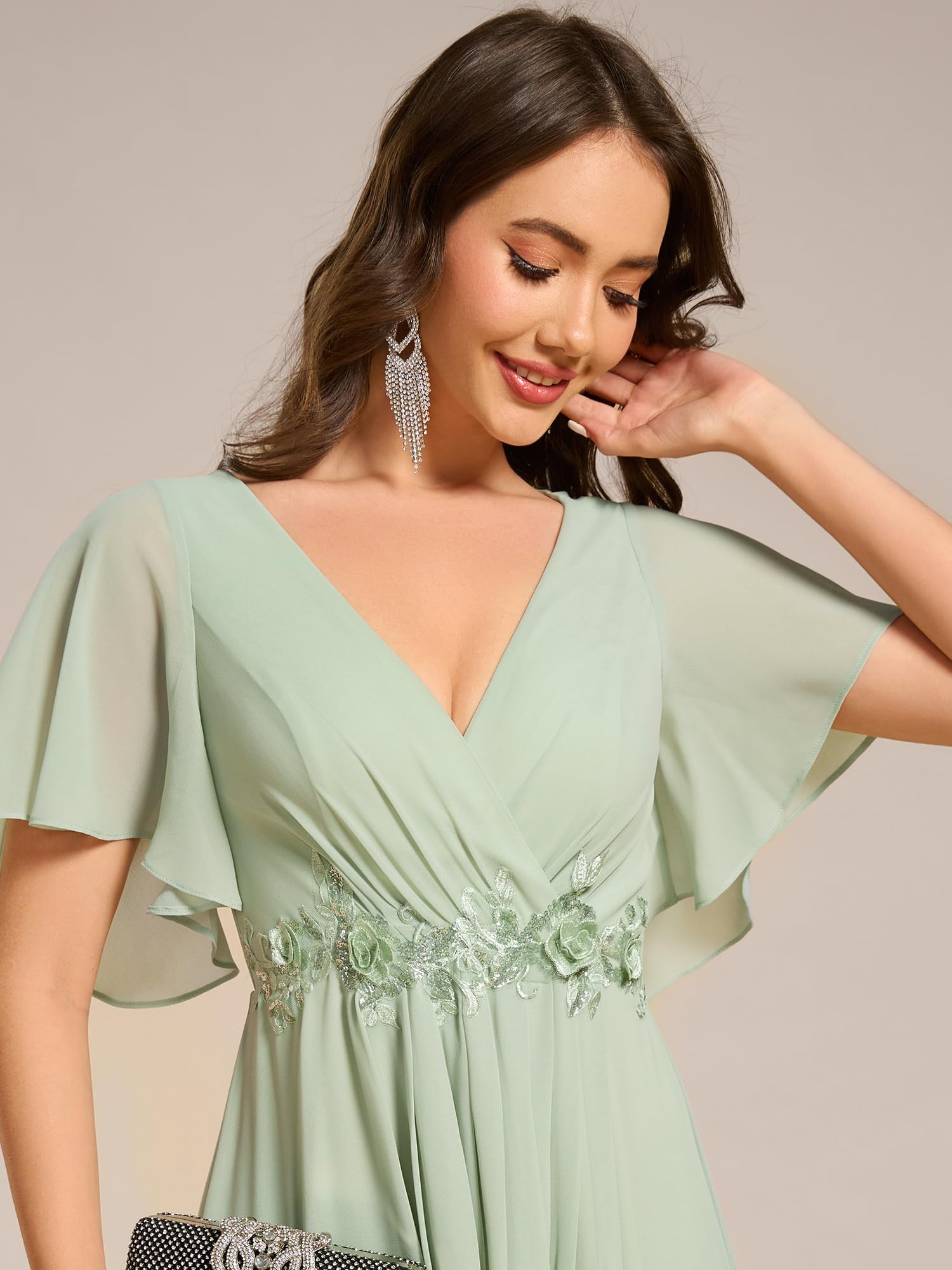 Ever-Pretty Robe d'invité de mariage formelle avec col en V en mousseline plissée et manches volantées