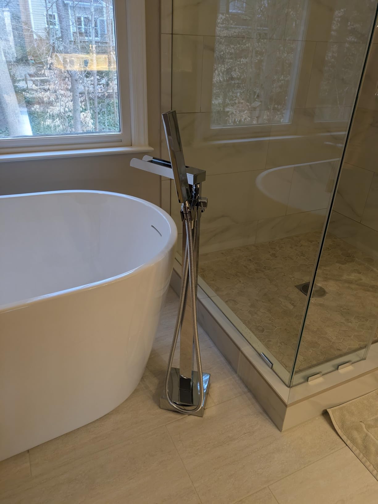 Freestanding Bathtub Faucet Waterfall Tub Filler Brushed Nickel Floor Mount Brass Single Handle Bathroom Faucets with Hand Shower