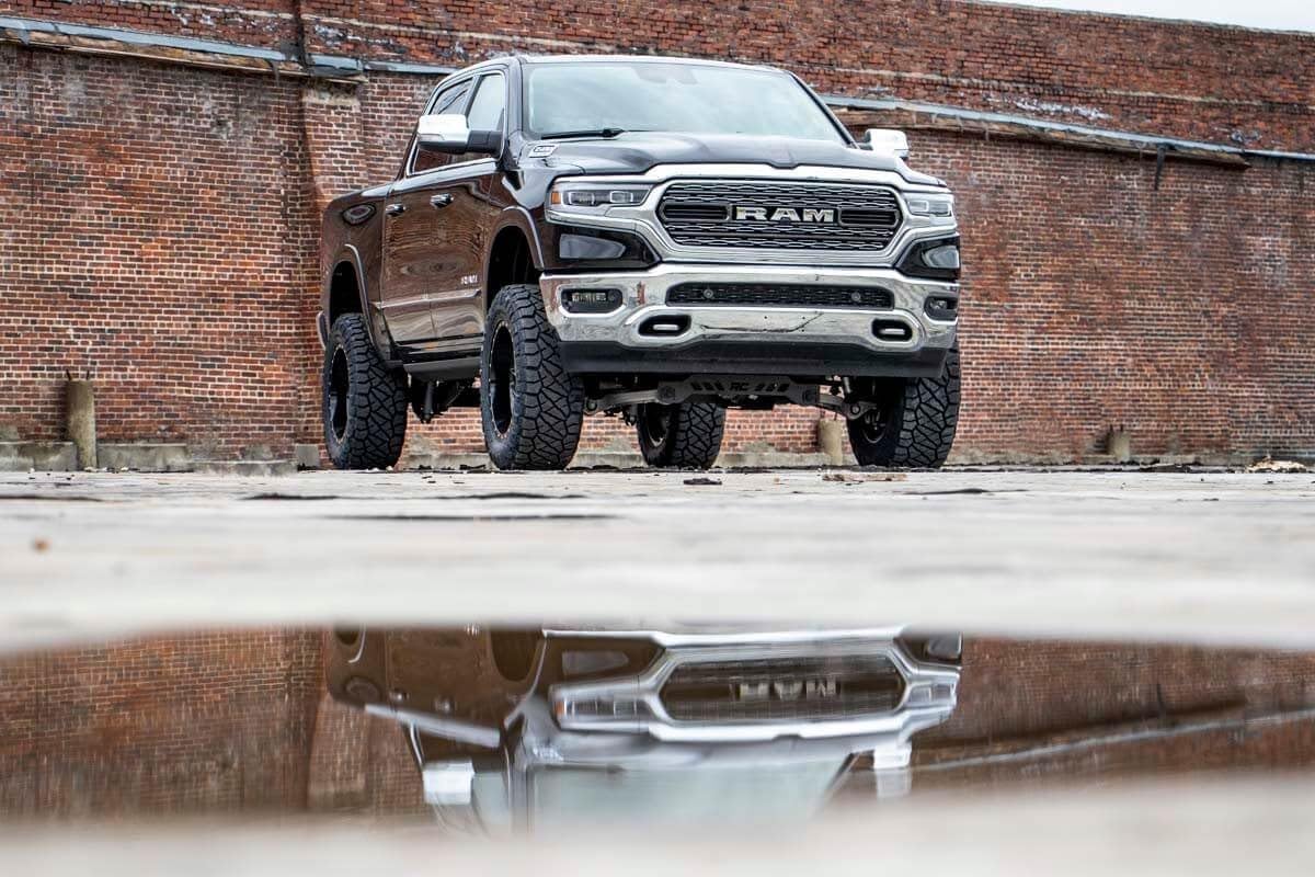 Rough Country 5" Lift Kit for 2019-2024 Ram 1500 4WD | Air Ride - 33830A