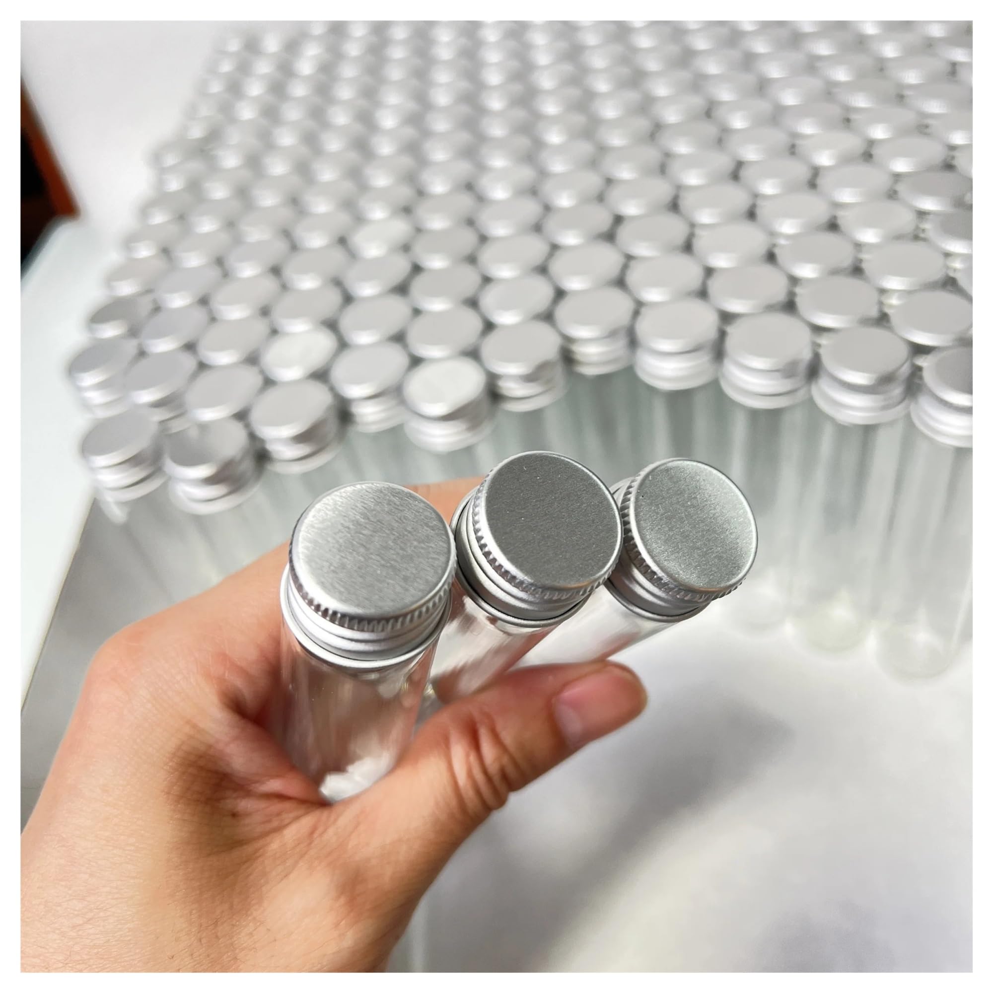 MENGKE 28/50 PCS 25ml Clear Glass Bottles With Lids 13×22×100mm Tiny Decorative Jars DIY Crafts Mini Test Tube Transparent Vials(50 pieces)