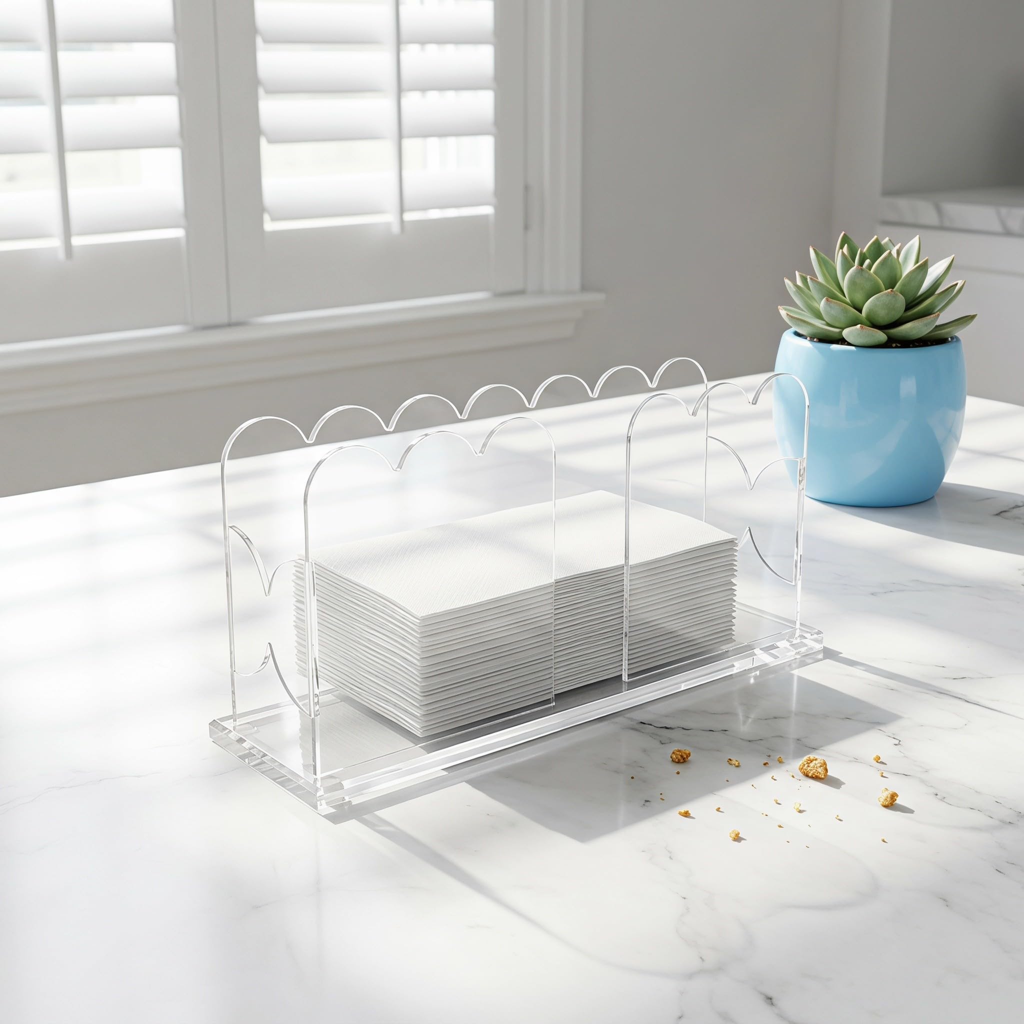 Operitacx Servilletero de acrílico transparente - Dispensador de servilletas festoneado para mesa - Soporte para toallas de mano para invitados, ideal para baño, cocina y comedor. 9 x 4,2 x 2,6