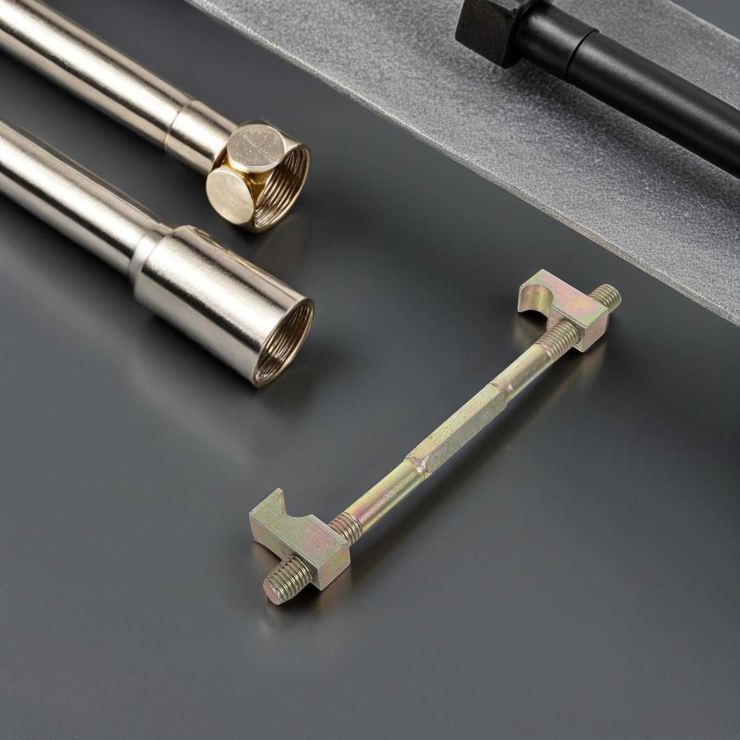 Healifty Automotive Coil Spring Compressor Tool and Shock Absorber Removal Tool, Manual Suspension Strut Installer for Car Spring Disassembly and Repair