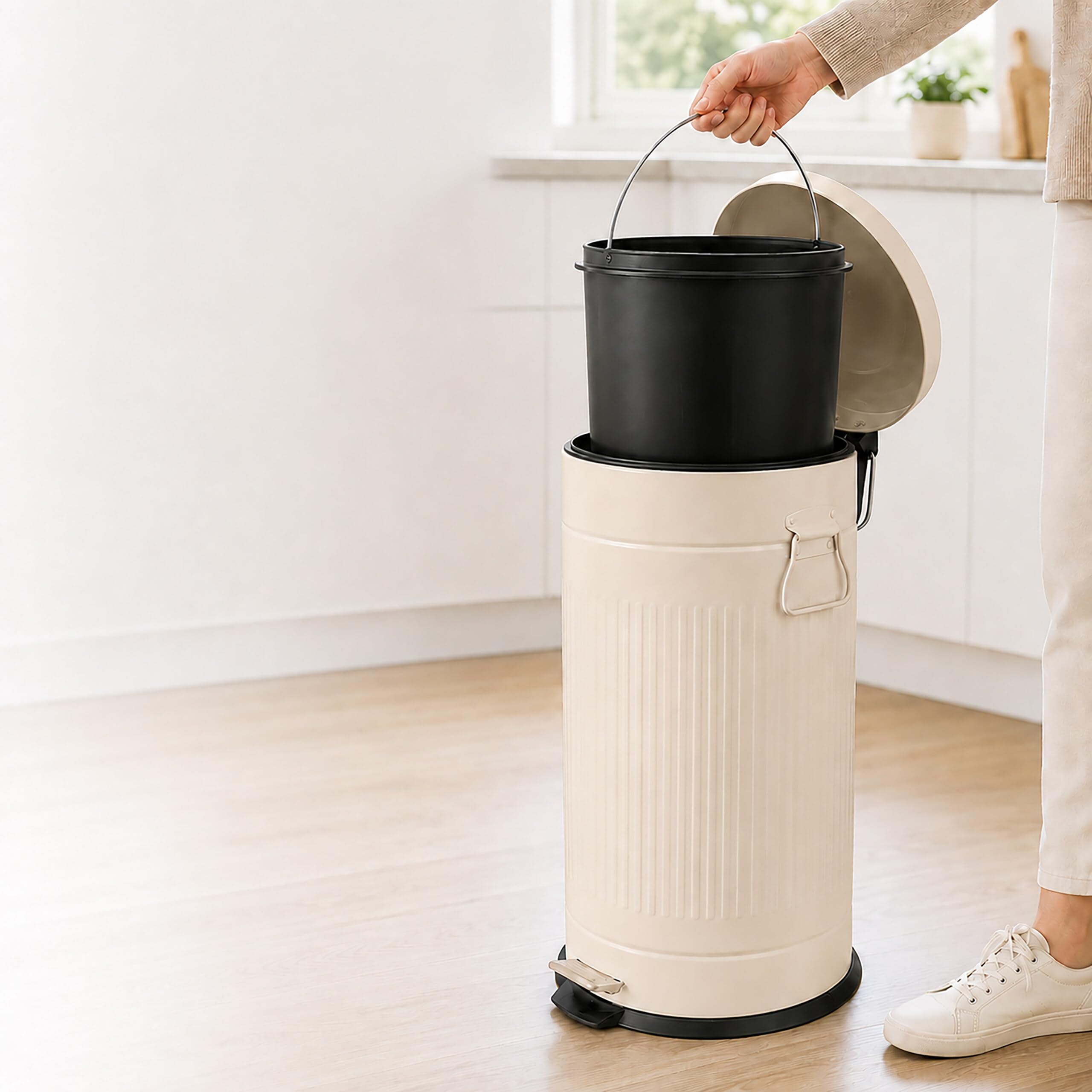Relaxdays Cubo de basura, 30 l, cocina, cubo extraíble, beige