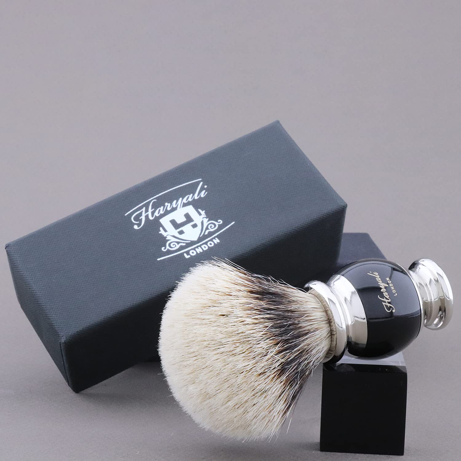 Blaireau de rasage moderne silvertip en poils de blaireau de grande qualité avec support de brosse Noir/argenté