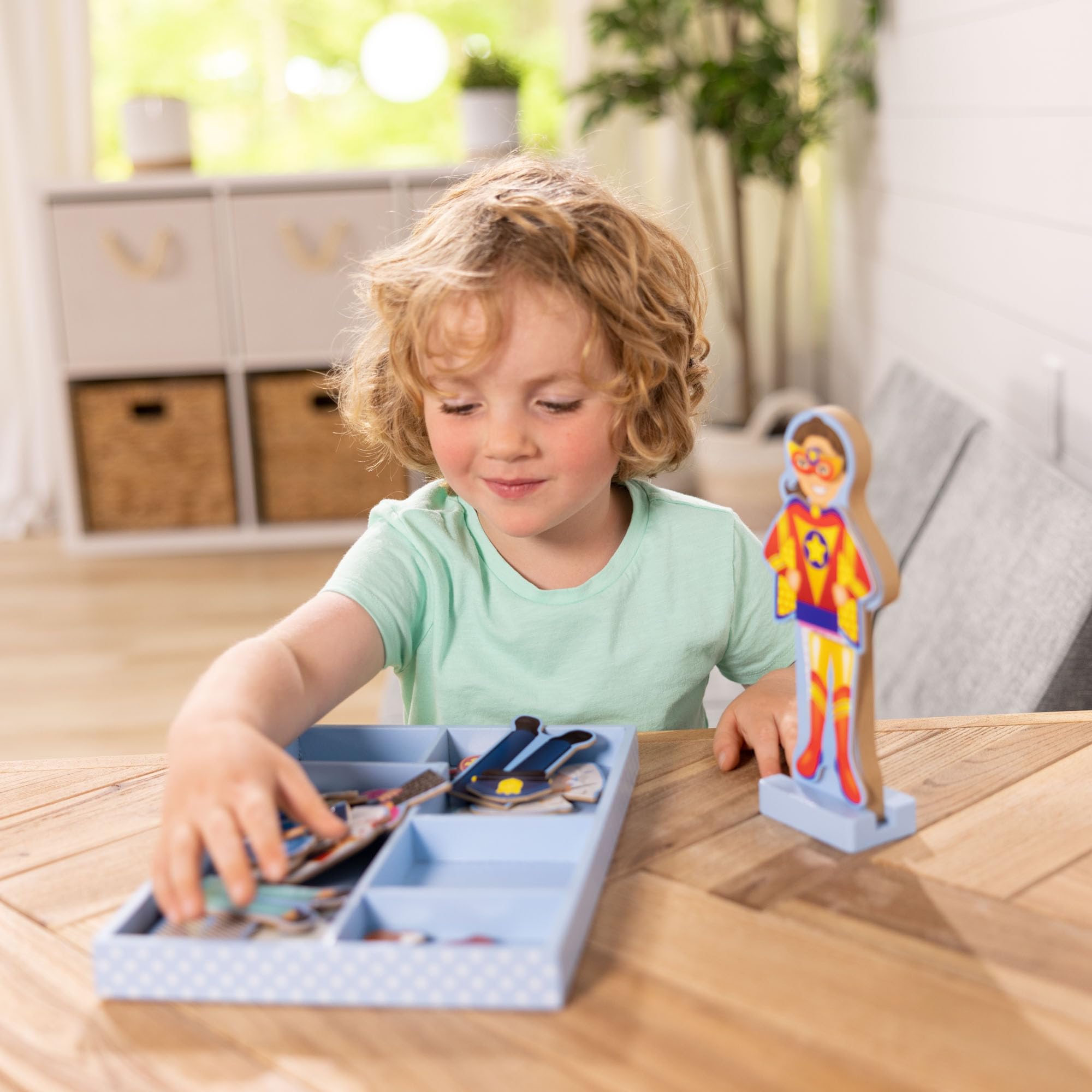 Melissa & Doug Gioco Calamite Bambola da Vestire - Julia | Giochi Magnetici per Bambini 3 Anni su | Giochi Calamite Bambola di Legno Crea La Moda | Bambole con Vestiti da Cambiare
