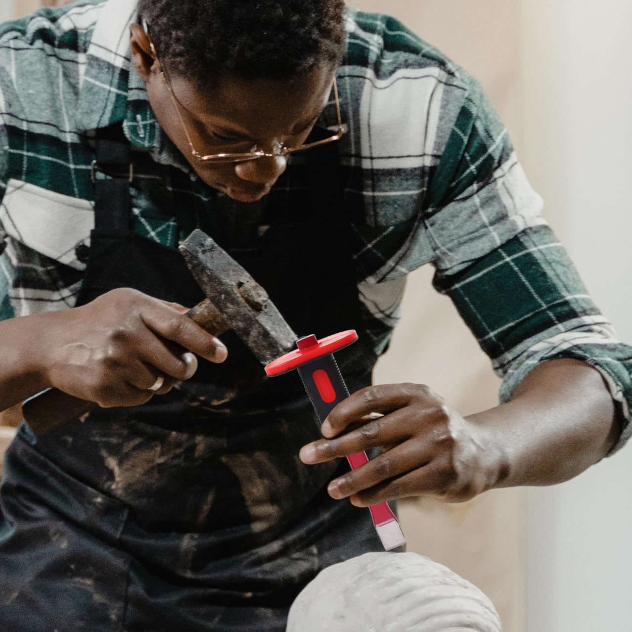 Kichvoe 1Set Rock Chisel Set Heavy Duty Concrete Chisel Tool with Protective Hand Guards Ergonomic Design for Metalworking Masonry and Hard Rock Cutting