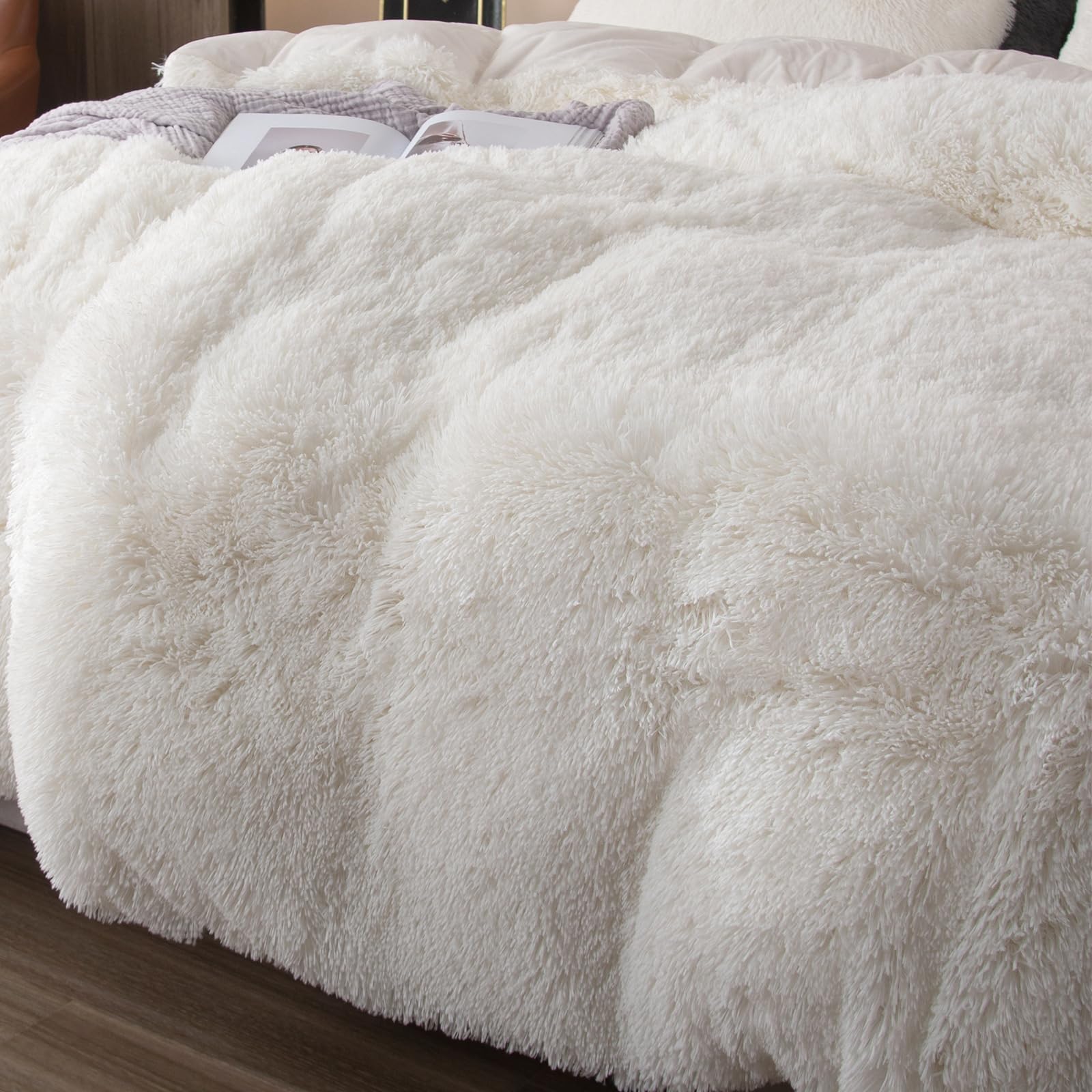 EMME Set Biancheria da Letto in Pile, 220 x 240 cm, Flanella Soffice, Set per Letto, Biancheria da Letto Morbida e 2 Fodere per Cuscino 80 x 80 cm, Colore Bianco