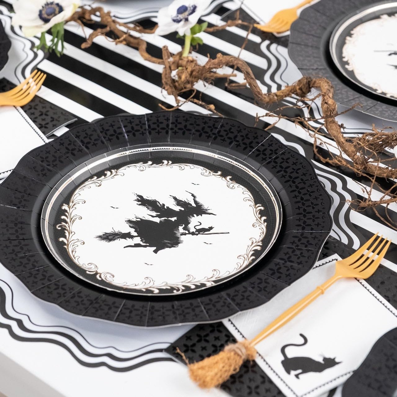 Gatherings by CP Black Cat Halloween Cocktail Napkins, 16 Pack, 5 x 5 In
