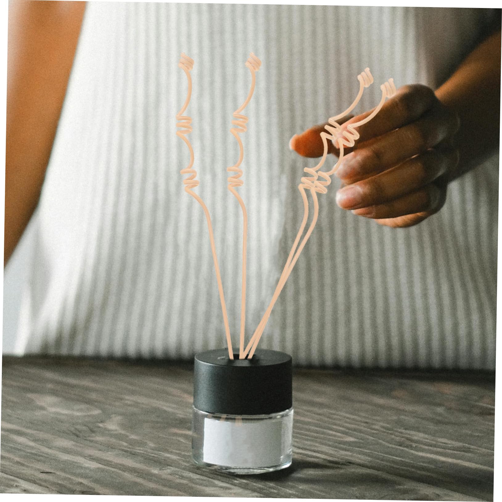 Cabilock 20pcs Multi-Spiral Natural Rattan Sticks for Diffuser Oil Diffuser Reeds Light Yellow Fragrance Sticks for Home Office and Events