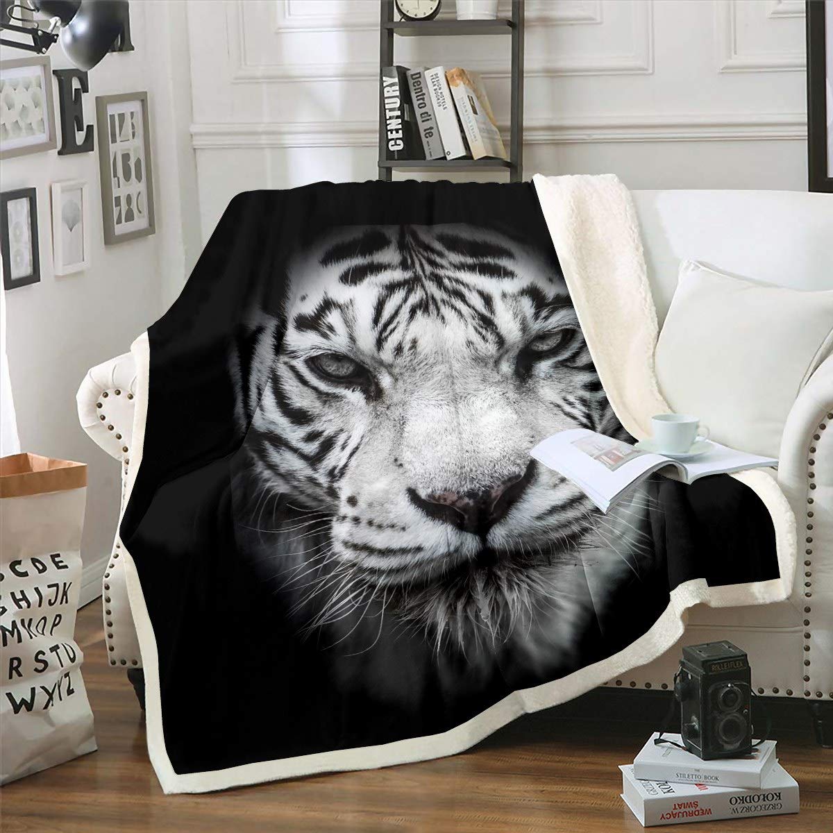 Women Tiger Fleece Blanket Wild Animal Theme Sherpa Throw Blanket for Sofa Couch Black White Wildlife Style Plush Blanket Breathable Safari Cat Fuzzy Blanket Room Decor Double 60"x79"