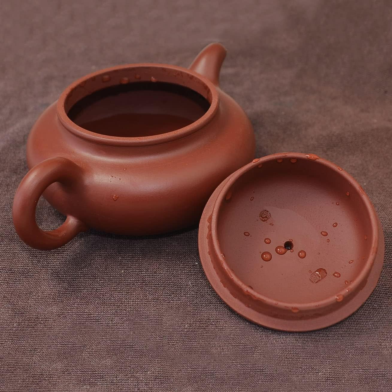 Rеvіеw Yxhupot Teapot 8.6oz Chinese Yixing Clay Genuine Red Zisha Classics Pot Infusers Tea (Red)