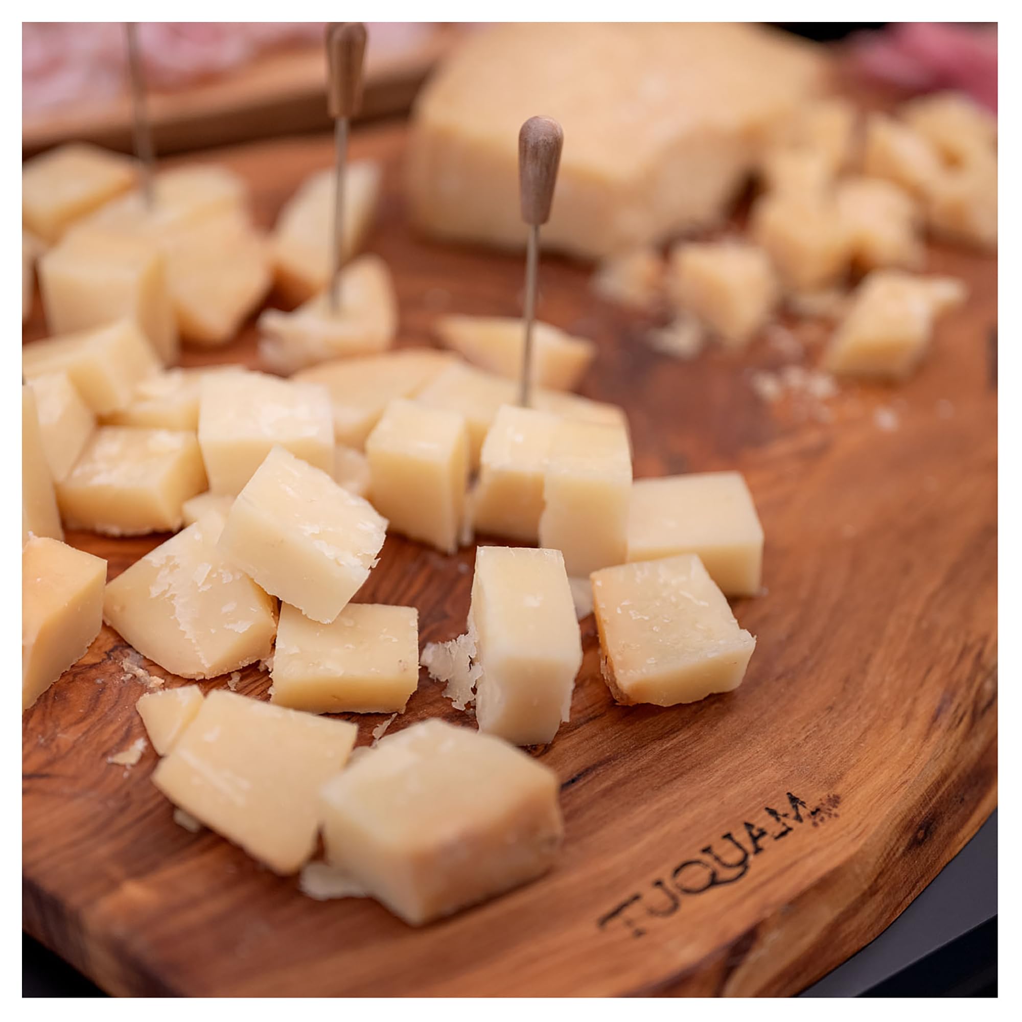 Parmigiano Reggiano Caseificio San Simone 24 Months 1 kg - Parmigiano Reggiano - Direct from Italy