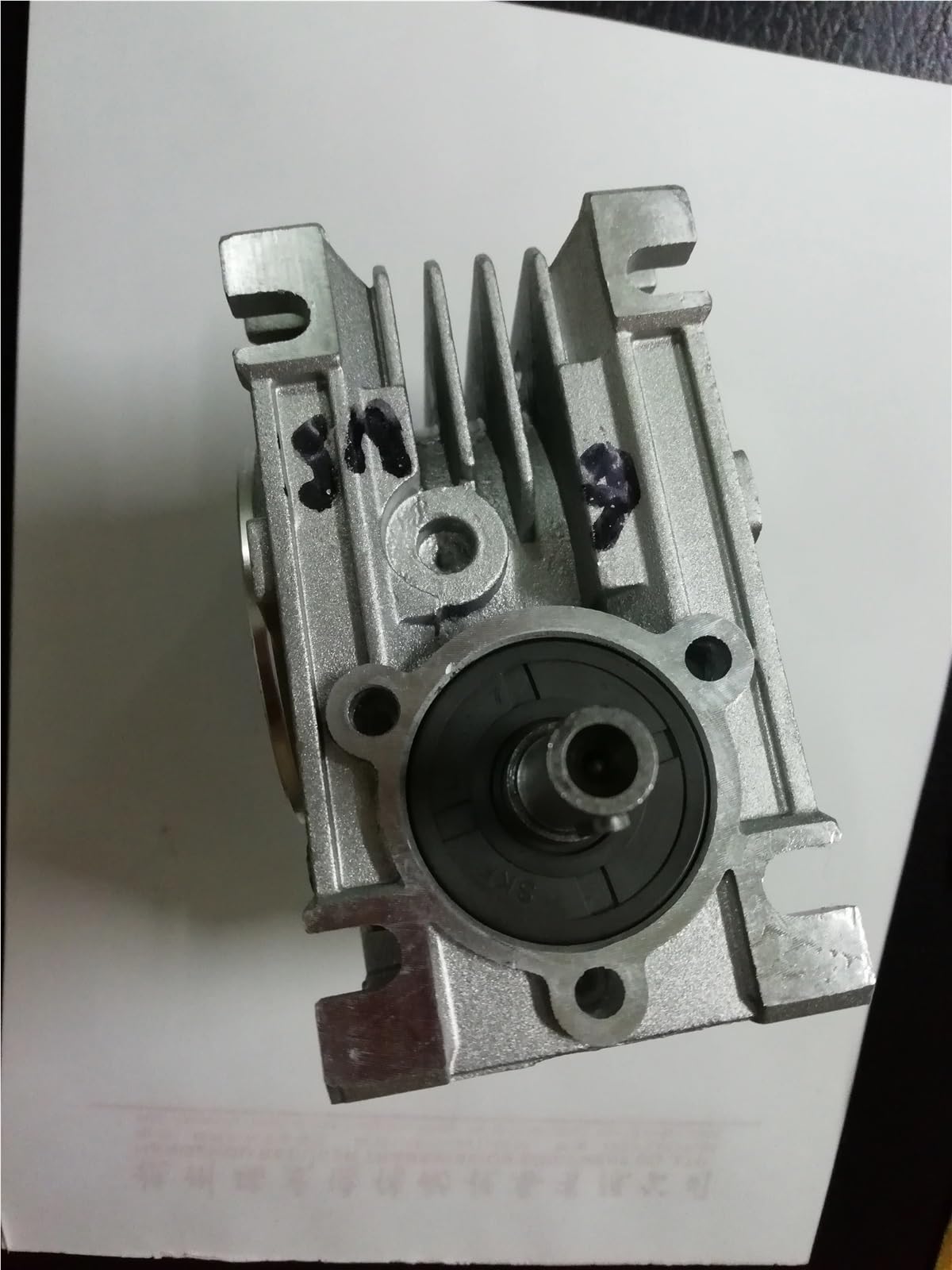 Riduttore a vite senza fine NRV063-VS Doppio albero di ingresso Diametro 19 mm Rapporto 5:1-80:1 Riduttore di velocità a vite senza fine a 90 gradi(Ratio 40 to 1)