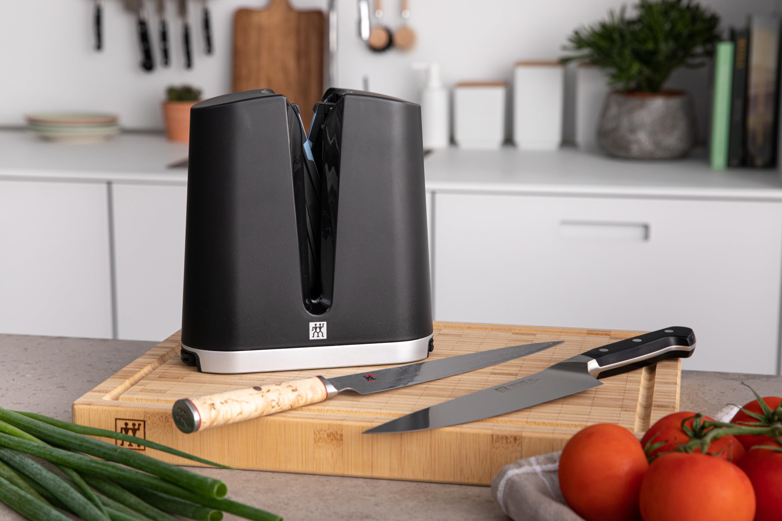 ZWILLING V-Edge afilador de cuchillos con piedras cerámicas, apto para cuchillos europeos y japoneses, negro