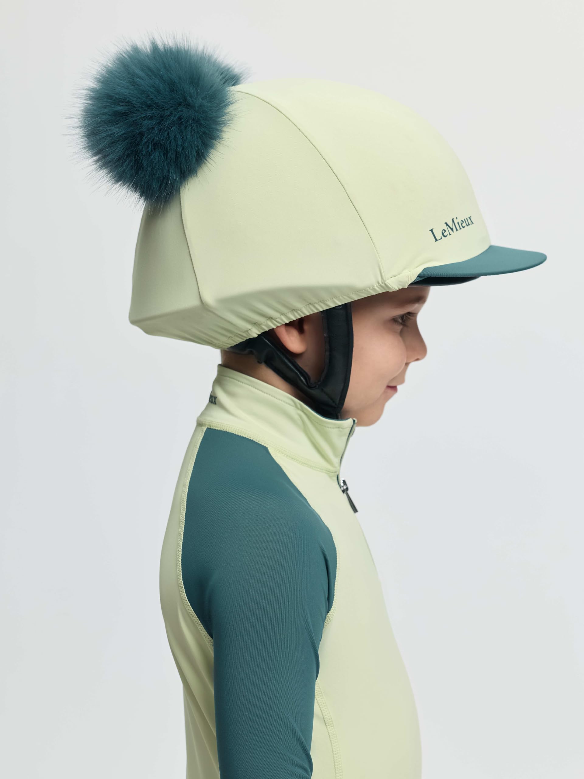 LeMieux Mini-Doppel-Bommelmütze, Seide, abnehmbare Pompons