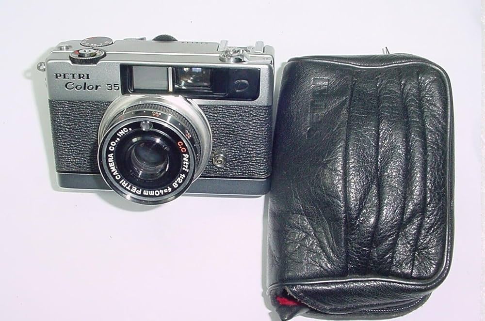 PETRI COLOR 35 35mm Film Manual Point & Shoot Camera with
