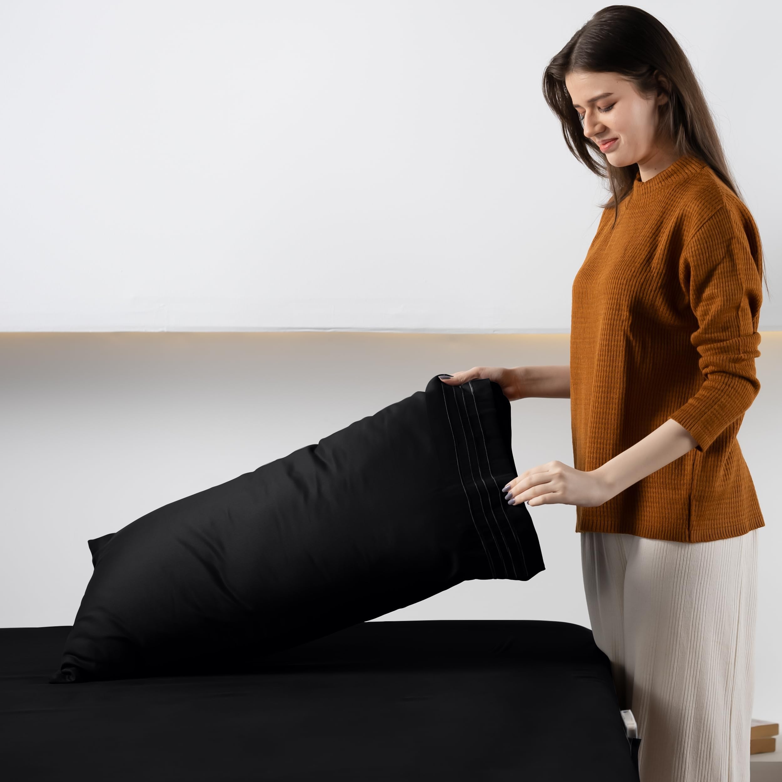 Utopia Bedding Set Lenzuola Matrimoniali 4 Pezzi 180x200 cm - Microfibra di Poliestere - Lenzuolo con Angoli con Tasche Portaoggetti, Lenzuolo Piatto e 2 Federe Ricamate, Nero
