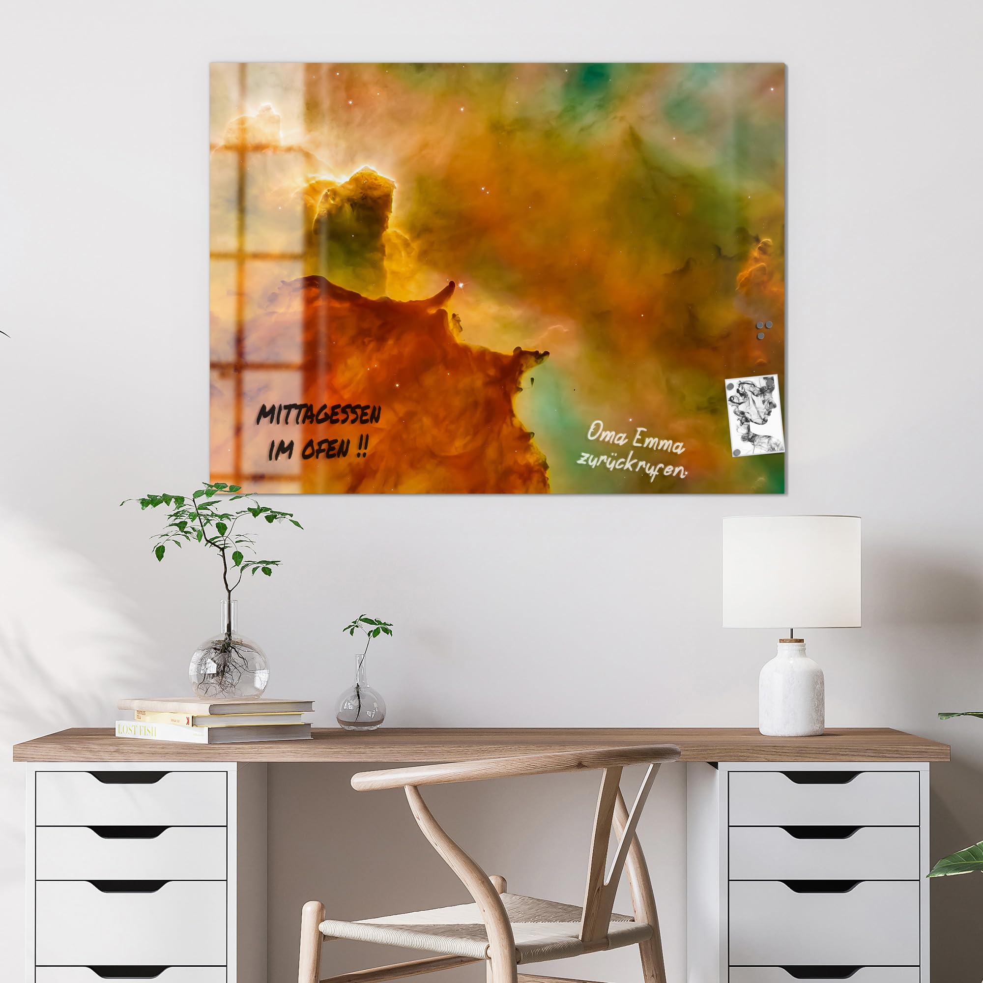 DEQORI Szklana tablica magnetyczna | wymiary 120 x 90 cm | motyw "Kosmiczny czarodziej" | tablica memo ze szkła | tablica magnetyczna z magnesami, długopisem i chusteczką do kuchni i biura | tablica