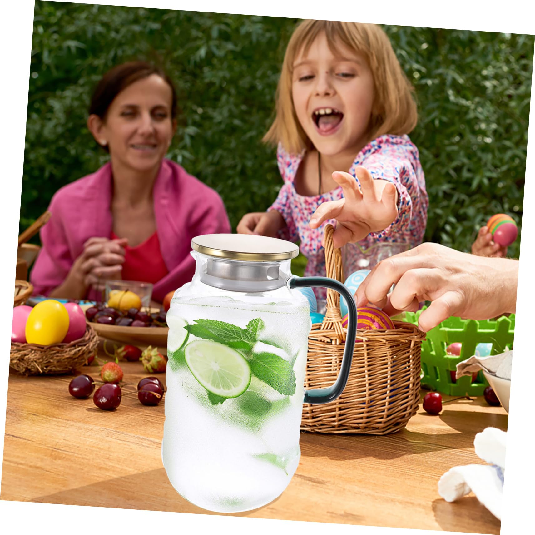 Mikinona Jarra de Vidrio para Agua Fría 1,7 Litros con Tapa y Asa, Vidrio Grueso Resistente, Diseño Antigoteo, Apta para Uso Doméstico y Fiestas, Accesorio Práctico para Servir Bebidas