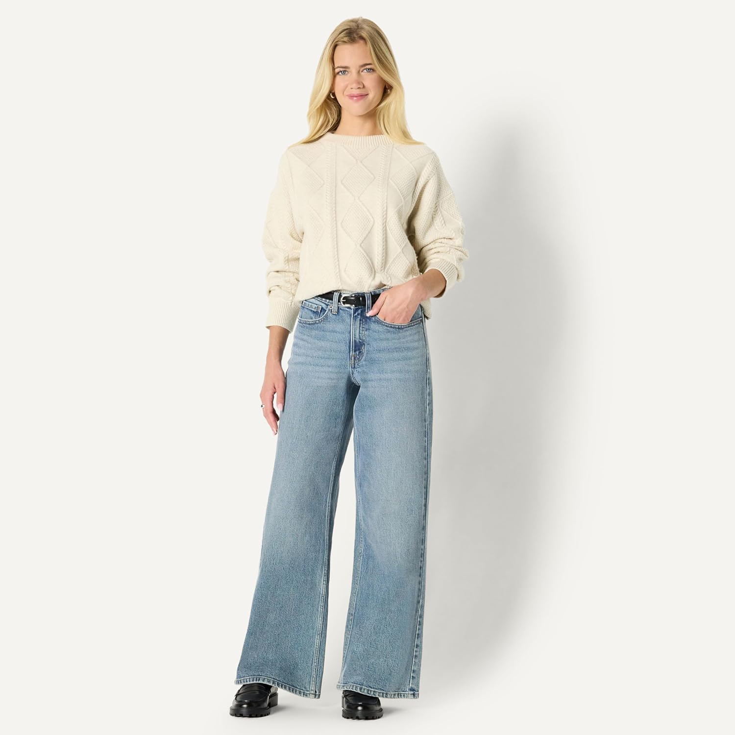 Amazon Essentials (Demi's Pick) Women's Relaxed-Fit Cable Crewneck Sweater - Image 5