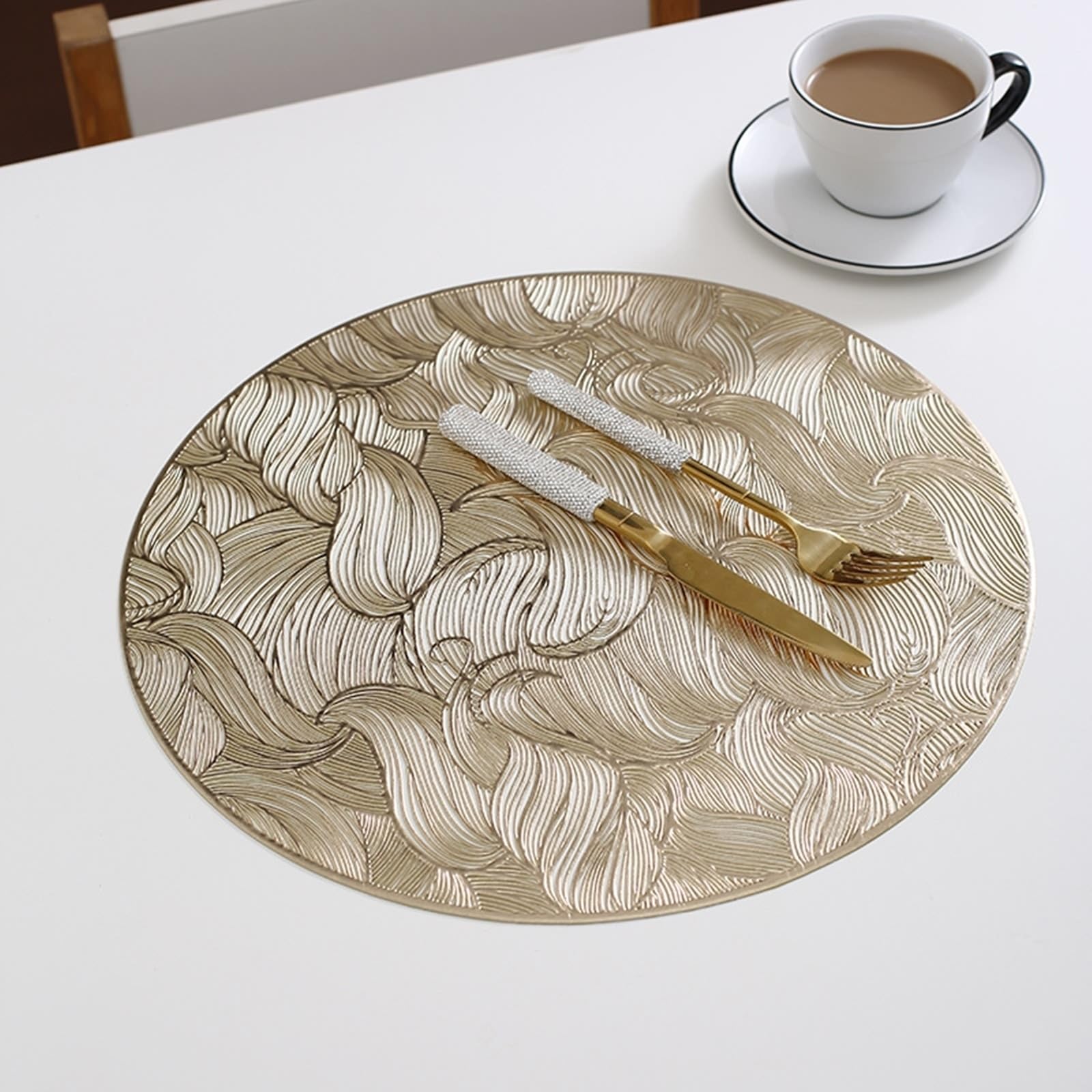 Sets de table dorés de 38 cm pour salle à manger et repas de fête