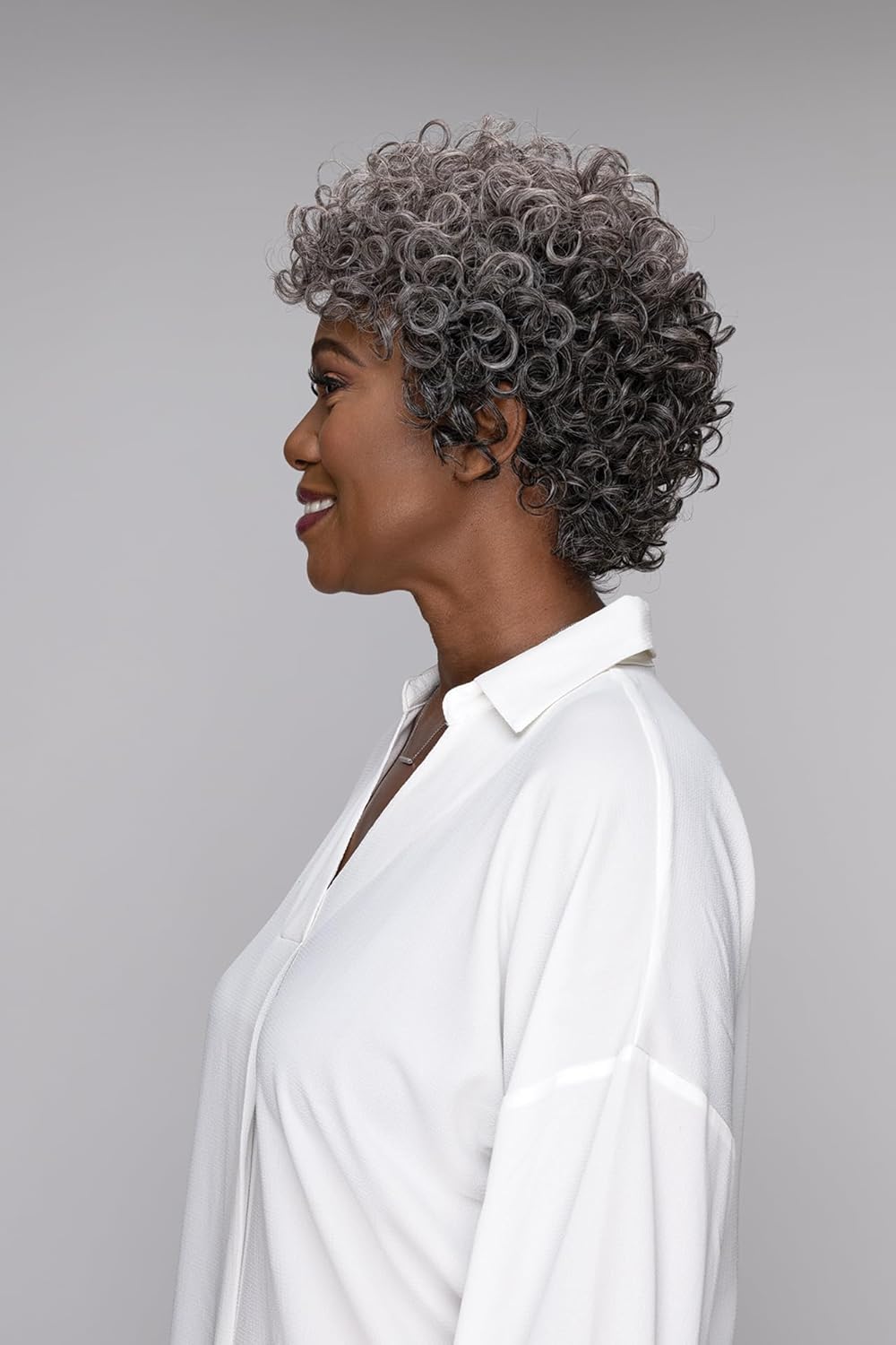 Ms.Granny Posy Wig, Hair type 3b curl, Medium boycut style (CHARCOAL)