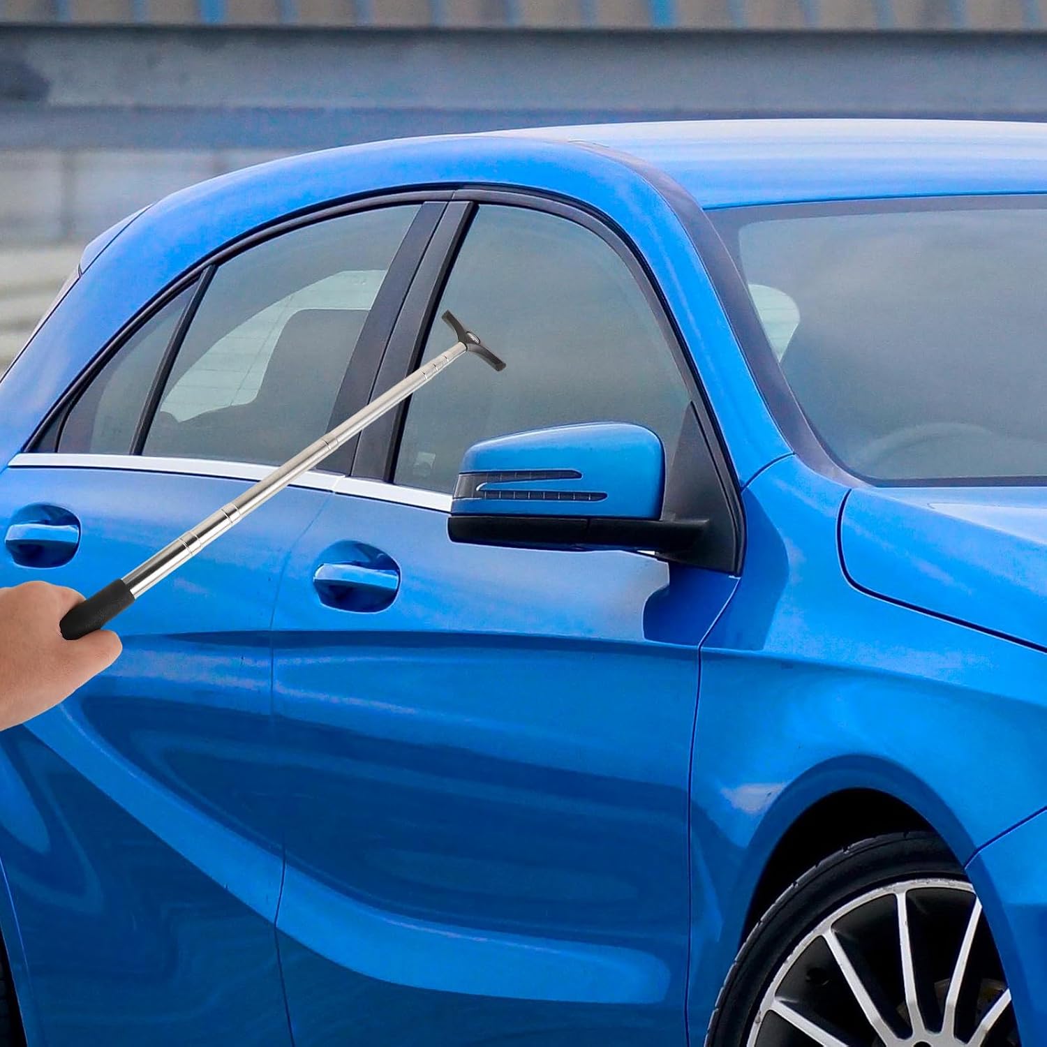 Car Windshield Cleaner Tool with Retractable Auto Mirror Squeegee, Portable Telescopic Water Scraper for Car Detailing and Rearview Mirror Mist Removal, Black