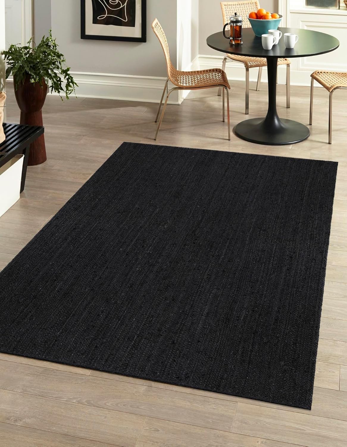 Tapis en jute tressé main noir pour créer une ambiance bohème et chaleureuse