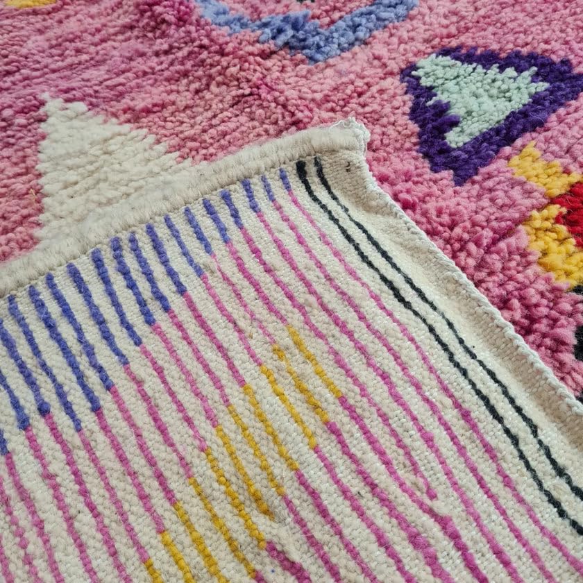 Générique Tifinagh Shop - Tapis Berbère Boujaad Authentique du Maroc - Fait Main en Laine – 262 x 153 cm – Tapis Marocain Artisanal