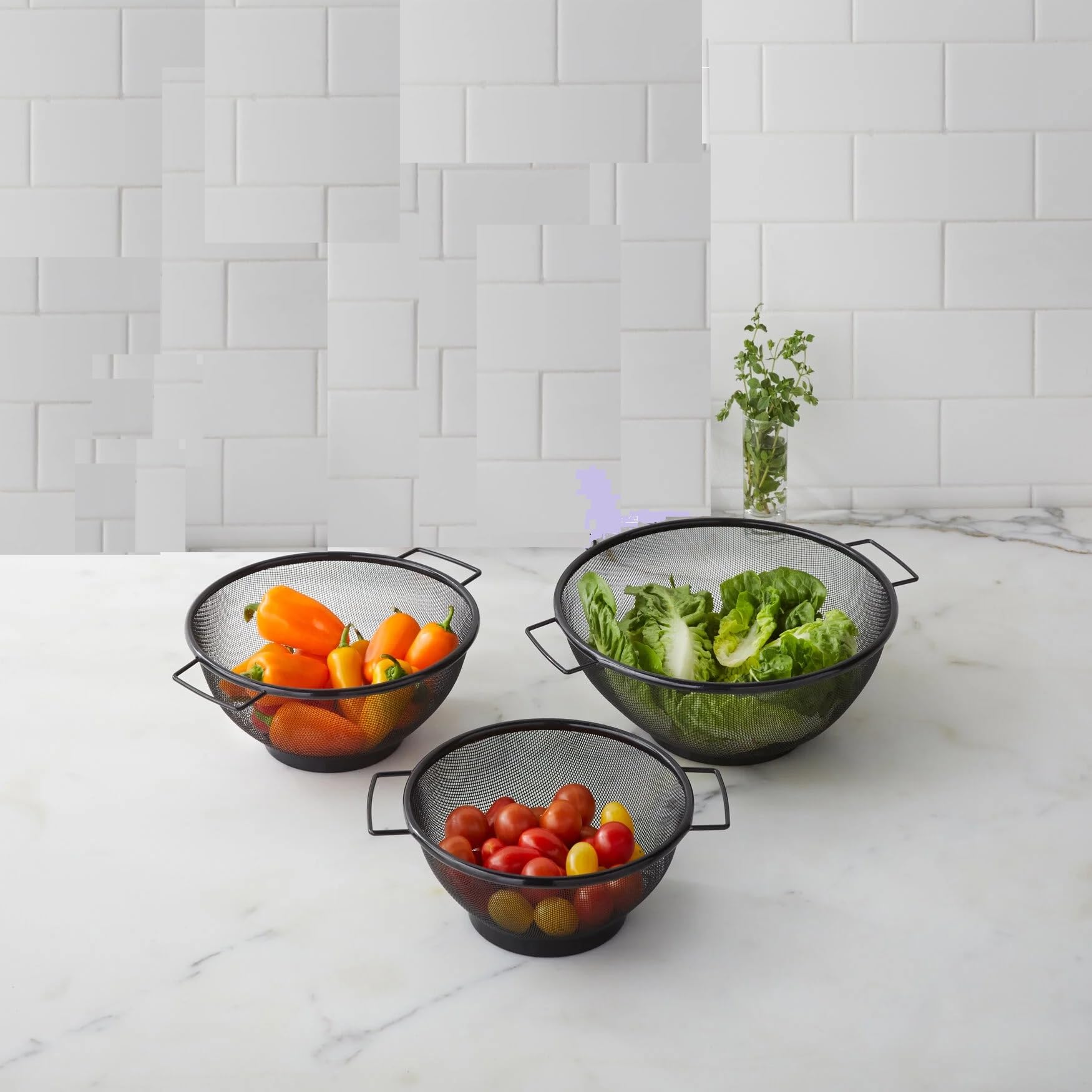 Set of 3 Black Mesh Kitchen Strainers – Ideal for Rinsing Fruits, Vegetables, and Draining Pasta – Durable Metal Colanders with Handles for Easy Grip – Essential Kitchen Tool for Washing, Draining