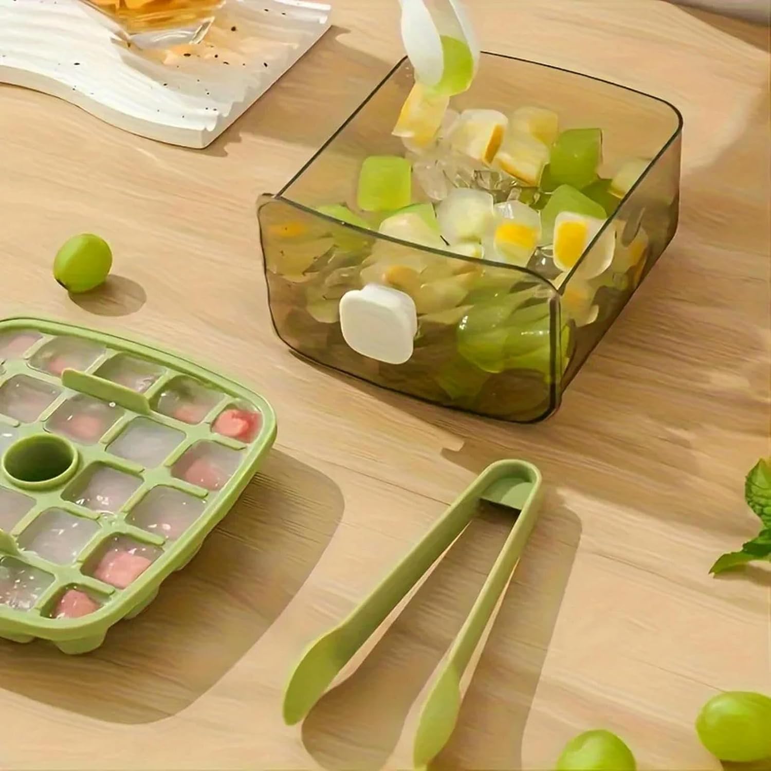 48 Grid Handheld Press Type Ice Cube Mold Double-Layer Design Essential Kitchen Tool Refrigerators-White