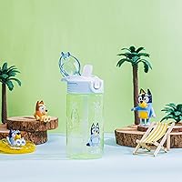 Vista 2 de Zak Designs Bluey Sage Kids Water Bottle For School or Travel, 16oz Durable Plastic Water Bottle With Straw, Handle, and Leak-Proof, Pop-Up Spout