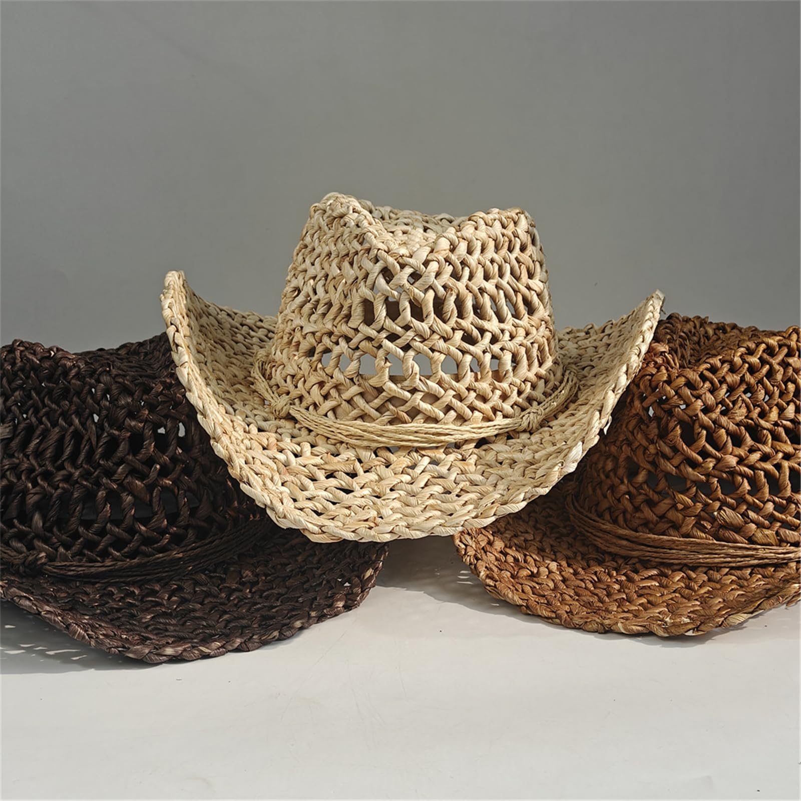 Cappello di paglia pieghevole leggero con design traforato regolabile per le donne spiaggia giardinaggio pieghevole leggero cappello di paglia con design traforato