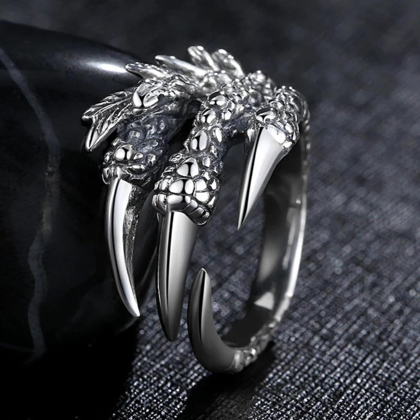 TFJP x Christie's Paris, comment porter un bijou vintage