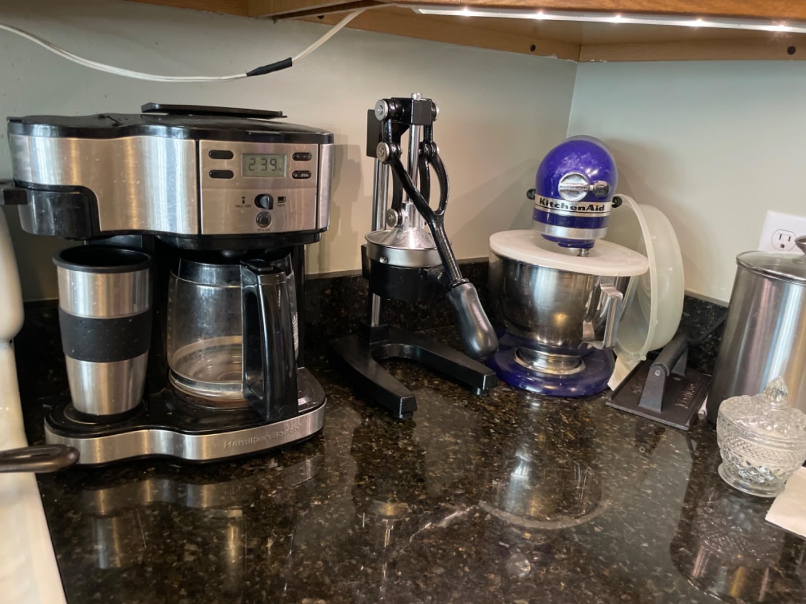 Hand Press Manual Citrus Juicer – Easy Hand Press for Oranges, Lemons & More photo review