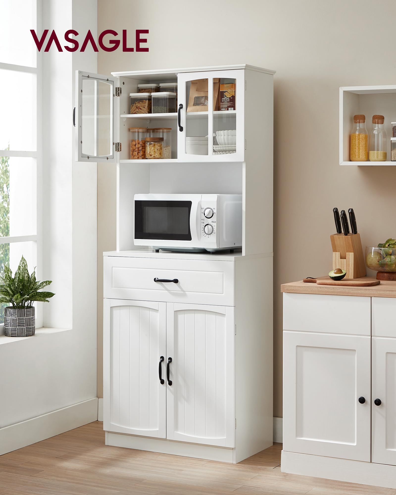 VASAGLE Küchenschrank, Mehrzweckschrank, Vorratsschrank, mit verstellbaren Einlegeböden, für Mikrowellen geeignet, Schublade, Glastüren, Kabelloch, moderner Stil, weiß LSC361W21