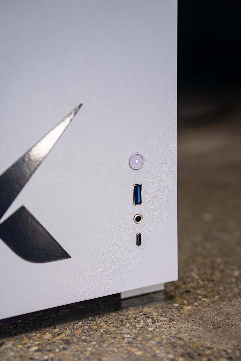 XIDAX X6 Gaming Desktop-AMD RYZEN 7 9800X3D (up to 5.2GHz)|AMD Radeon RX 9070XT 16GB|32GB (2x16GB) DDR5 5600MHz|2TB M.2 NVMe|Genuine Windows 11 Home|Xen White Case with 8" LCD Screen on Front