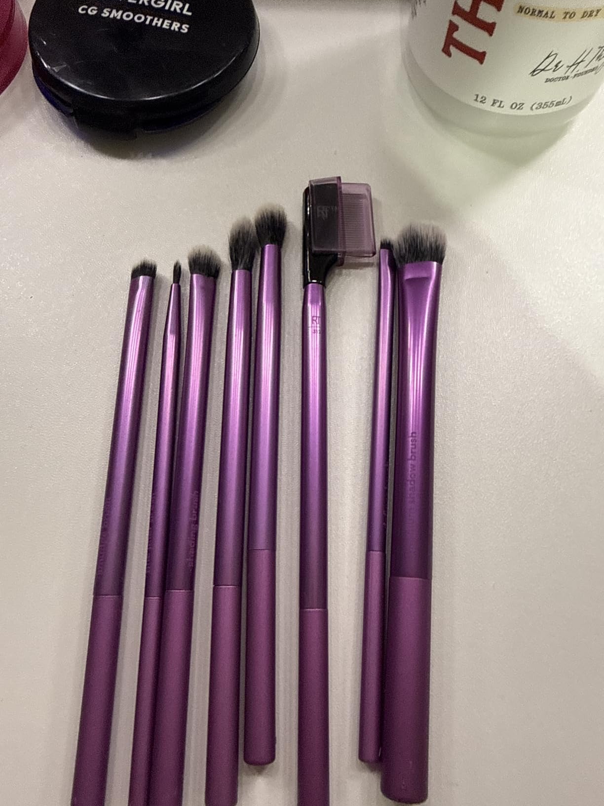 Real Techniques 8 Piece Everyday Eye Essentials Makeup Brush Set, Eye Brushes for Eye Liner, Eyeshadow, Brows, & Lashes, Travel Friendly, Gift Set, Synthetic Bristles, Cruelty-Free & Vegan