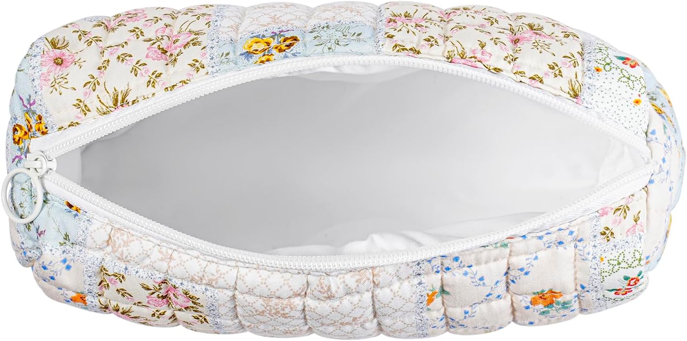 Charming and Practical: Our Review of the Uekeboag Quilted Makeup Bag