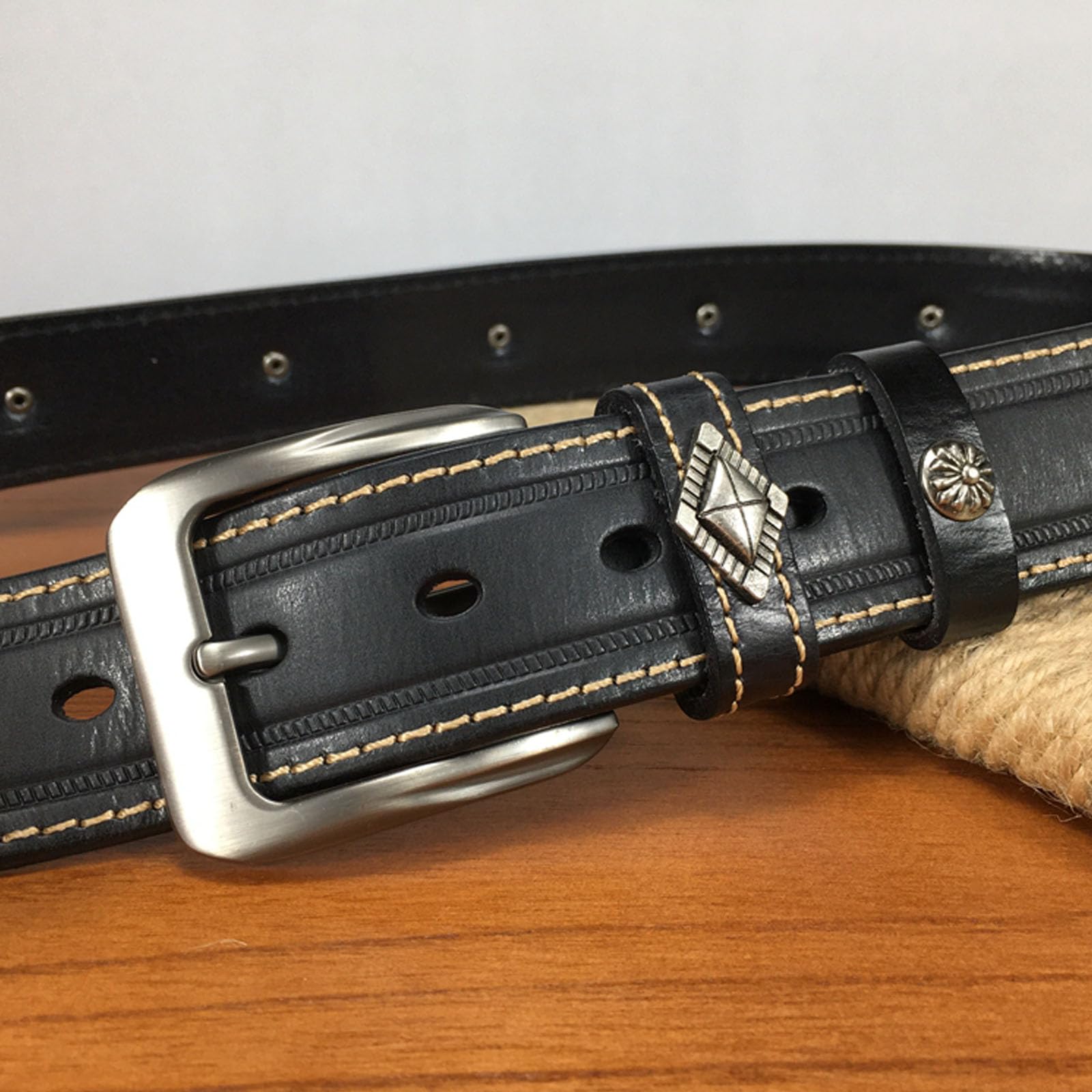 Cinturon Hombre Tachonado, Cinturón de Cuero Genuino Ajustable Rivet Retro Punk, Cinturones Occidental Remache Cabeza Tigre con Hebilla de Metal Aleación,Negro,110CM/43.3''