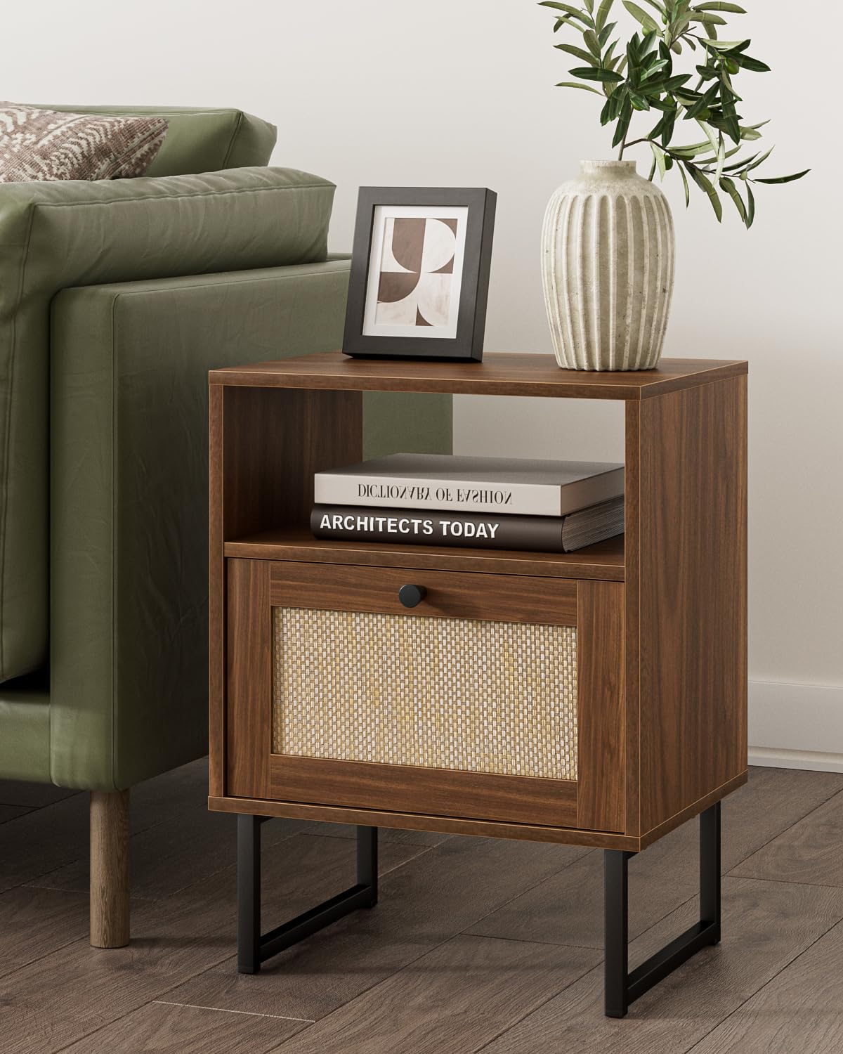 HEYZOEY Rattan Nachttisch,Moderner Boho Bauernhof Holz Nachttisch mit Schublade und offenem Regal,Kleiner Goldrahmen Beistelltisch für Schlafzimmer,Wohnzimmer,Büro(Braun)