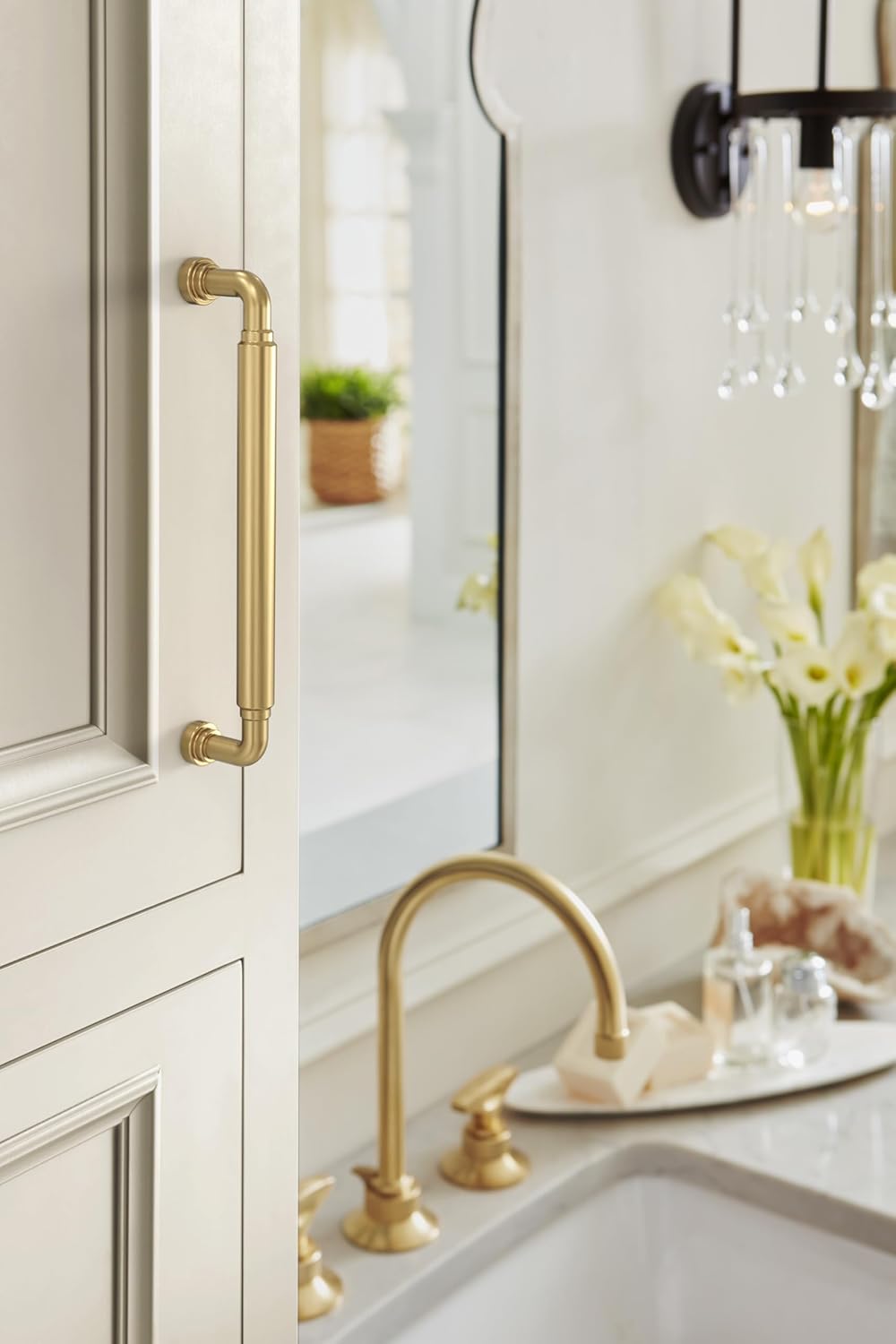 Amerock Coble 6-5/16 inch (160mm) Center-to-Center Champagne Bronze Cabinet Pull, BP37664CZ